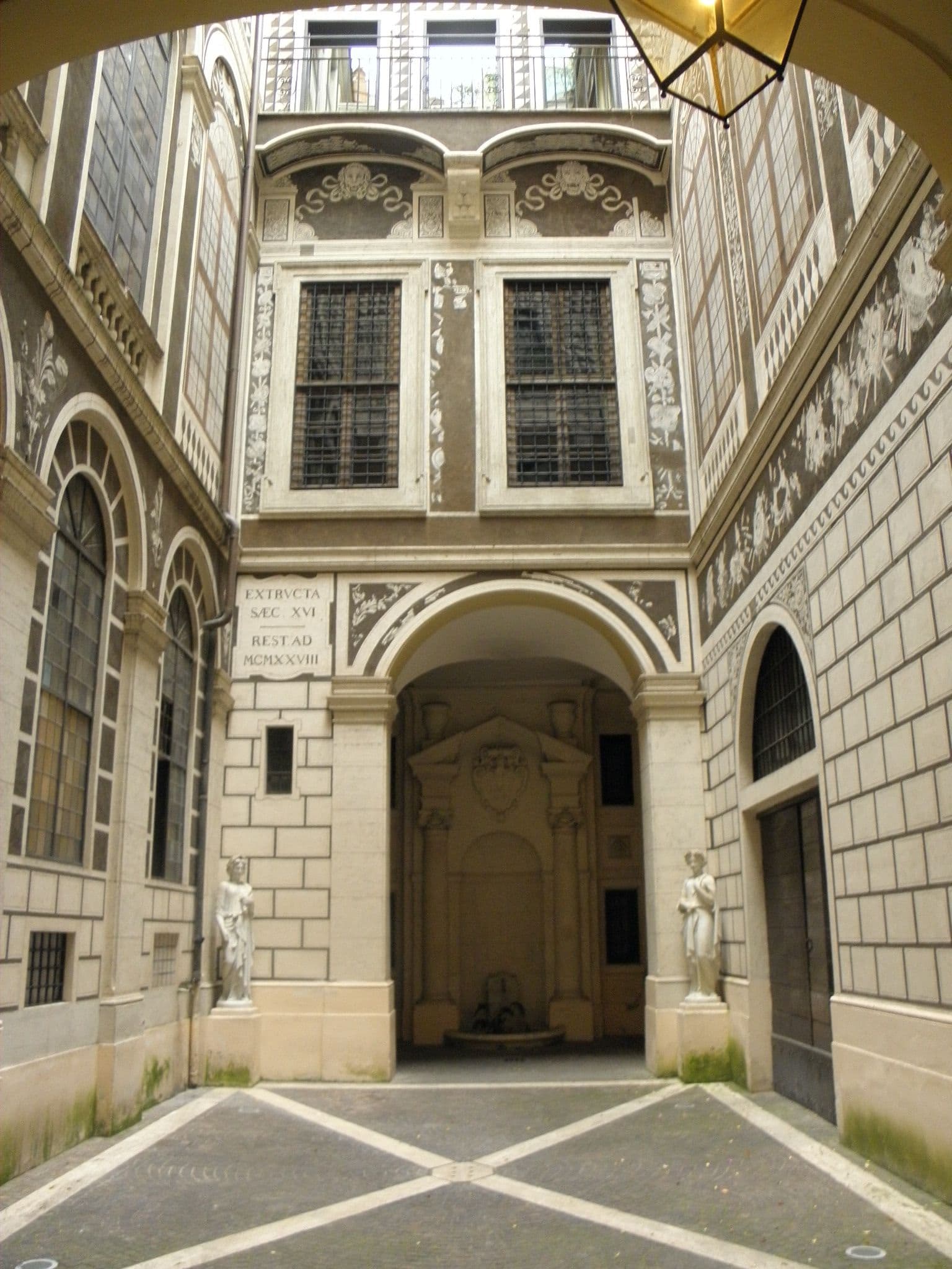 Street view near DOM, Regola — © thema13 (CC BY-SA · Mapillary)