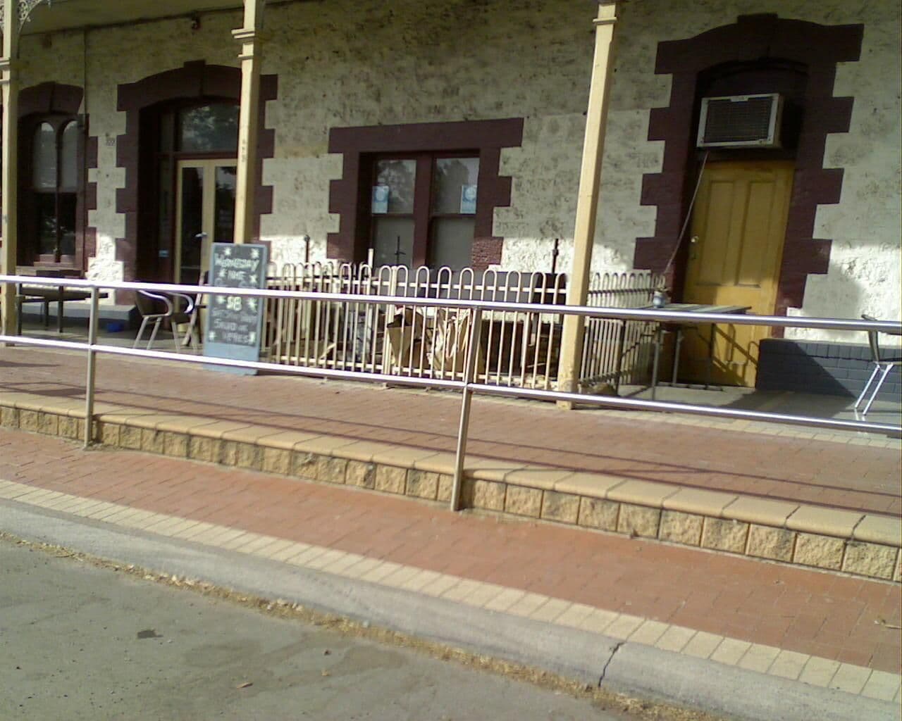 Street view near Franklin Harbour Hotel, Cowell — © bob3bob3 (CC BY-SA · Mapillary)