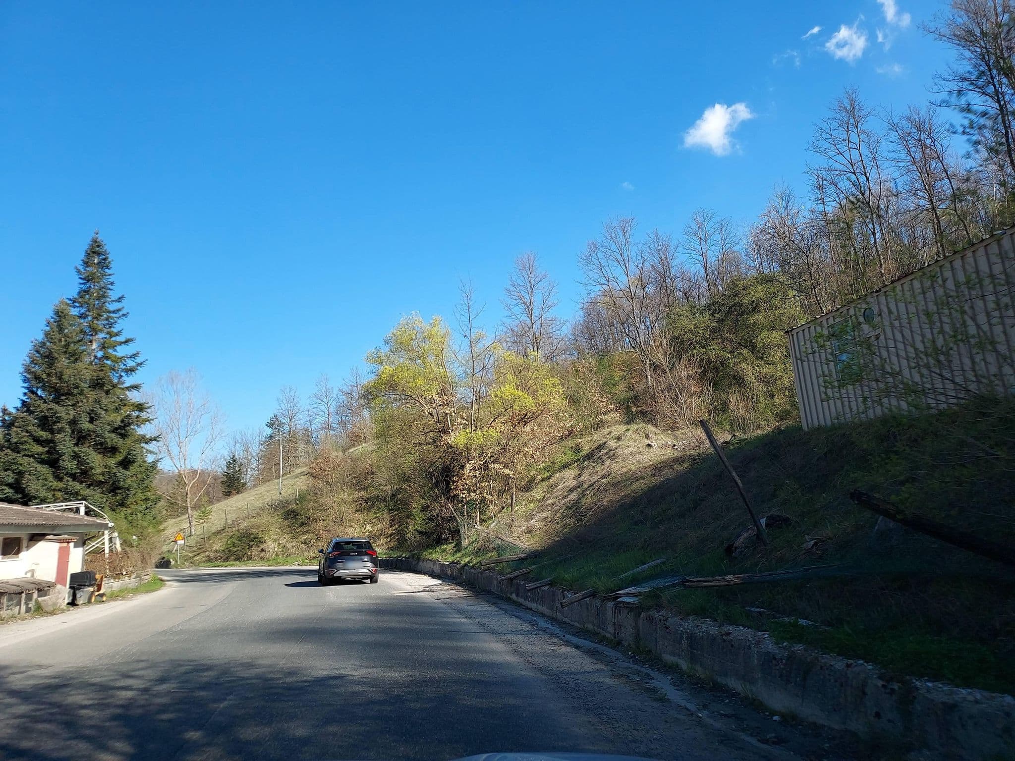 Street view near Villaggio Lo Scoiattolo, Amatrice — © odiug (CC BY-SA · Mapillary)