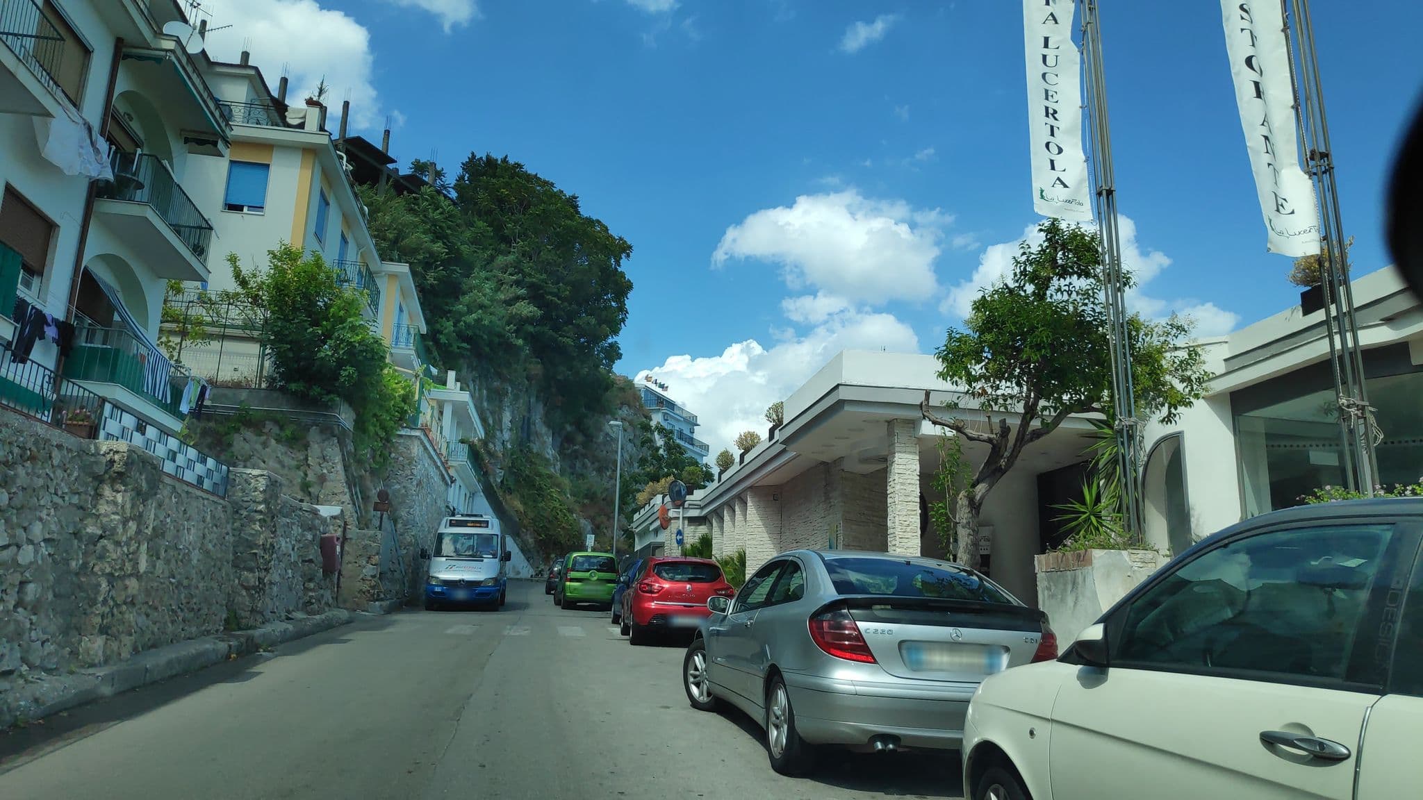 Street view near La Lucertola, Vietri sul Mare — © marcuscalabresus (CC BY-SA · Mapillary)