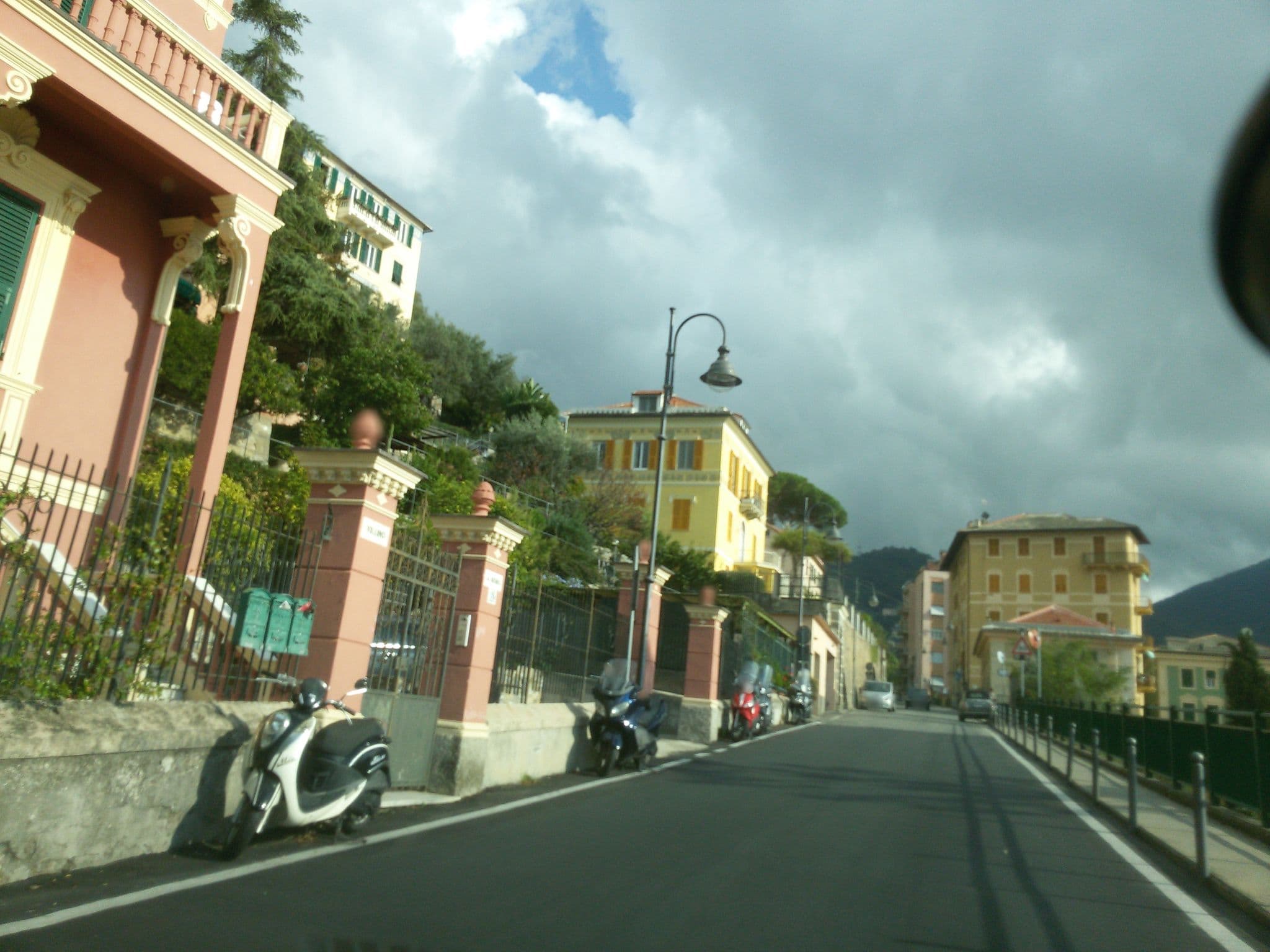 Street view near villino El Seibo, Camogli — © ale_zena_it (CC BY-SA · Mapillary)