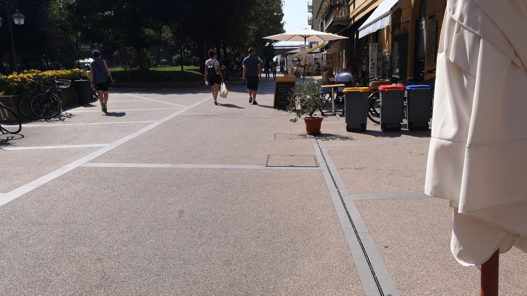 Street view near Hotel Baia di Levanto, Levanto