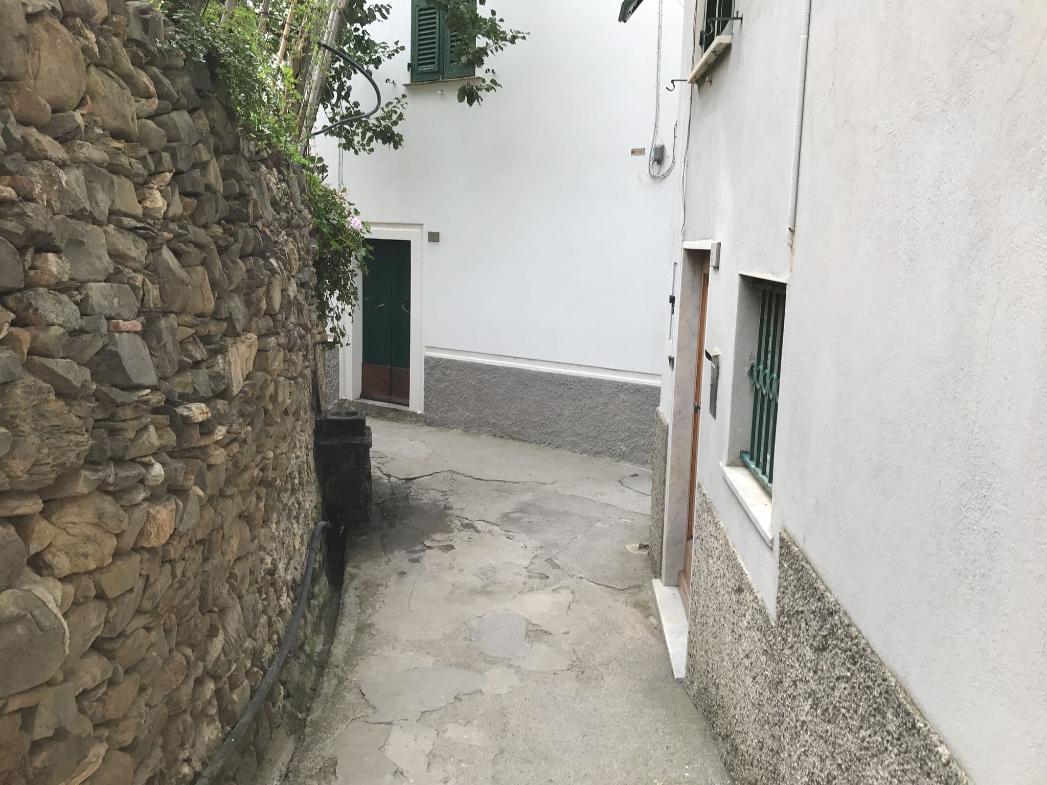 Street view near Cecio, Riomaggiore — © ugz (CC BY-SA · Mapillary)