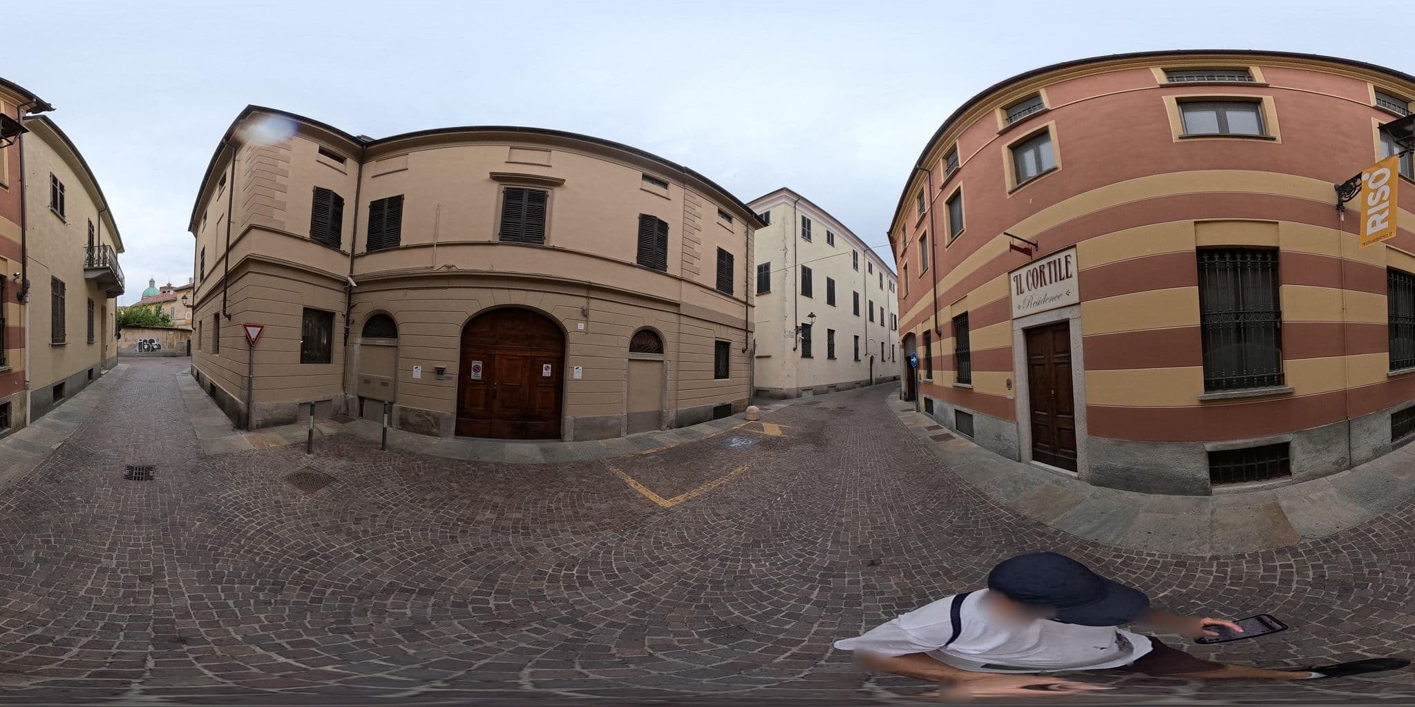 Street view near Residence Il Cortile, Vercelli — © ivanbranco (CC BY-SA · Mapillary)