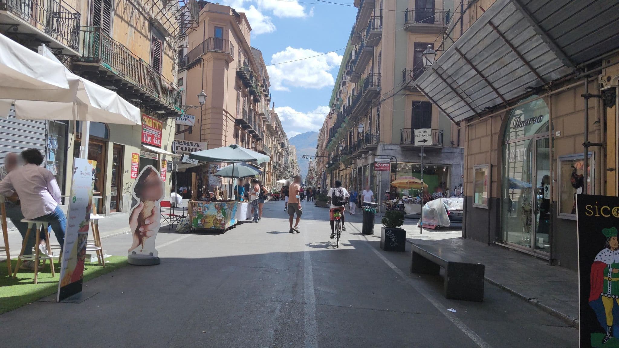 Street view near Hotel Verdi, Palermo