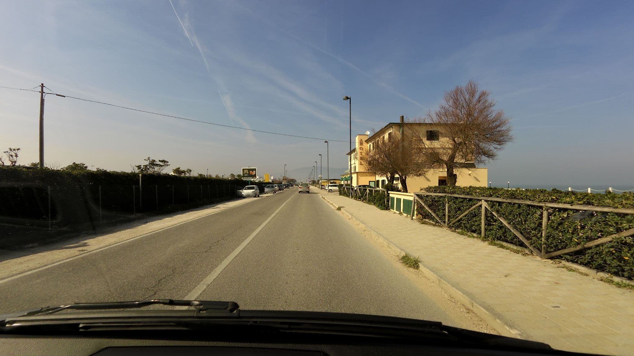 Street view near Le Case sul Mare, Loreto Stazione — © czmrtn (CC BY-SA · Mapillary)