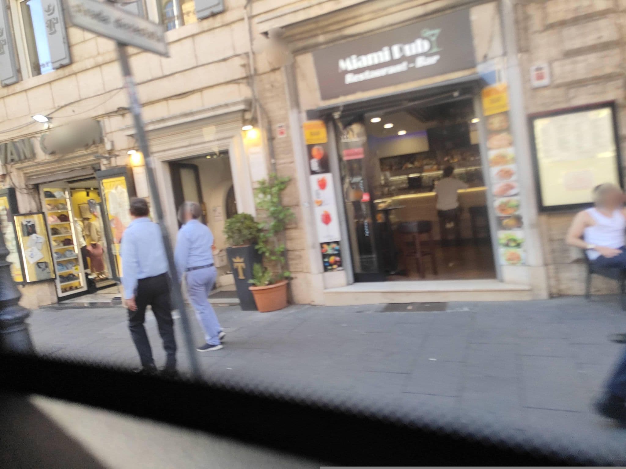 Street view near Hotel París, Ludovisi — © omfg_notpr (CC BY-SA · Mapillary)
