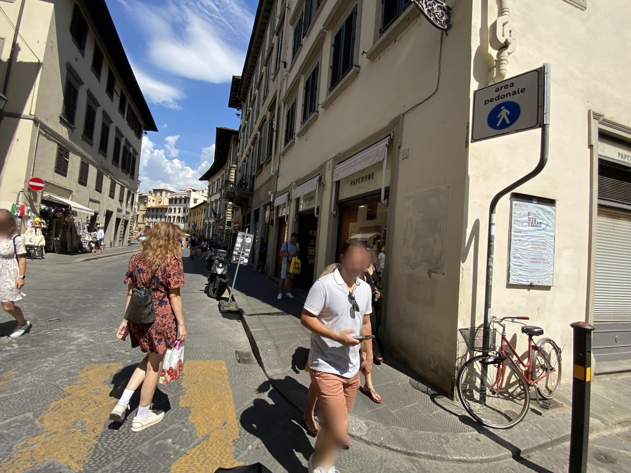 Street view near La residenza del Proconsolo, Florence