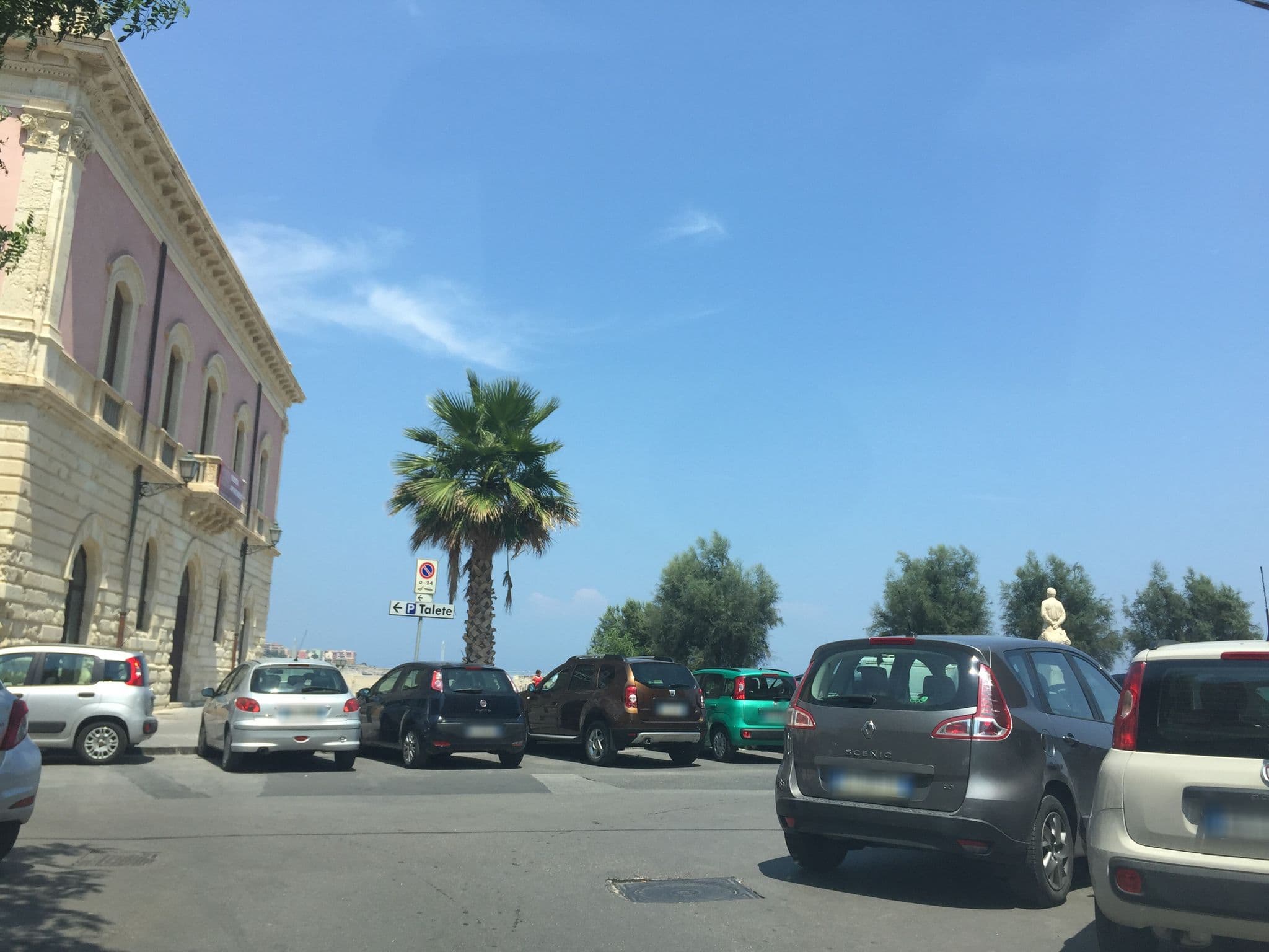 Street view near Al Mercato di Ortigia, Siracusa — © nisselson (CC BY-SA · Mapillary)