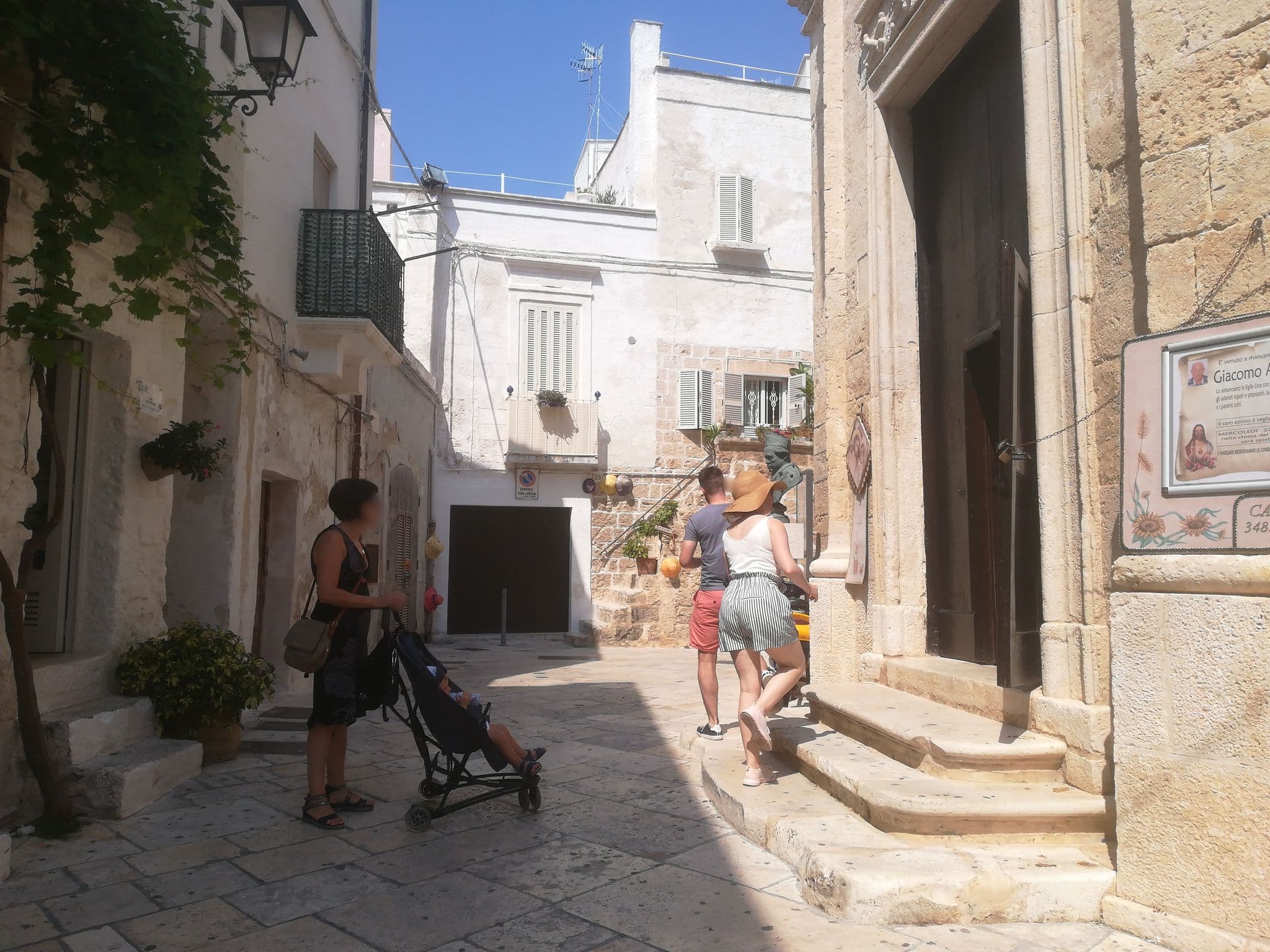 Street view near Bed&Breakfast Antico Mondo, Polignano a Mare — © jeawrong (CC BY-SA · Mapillary)