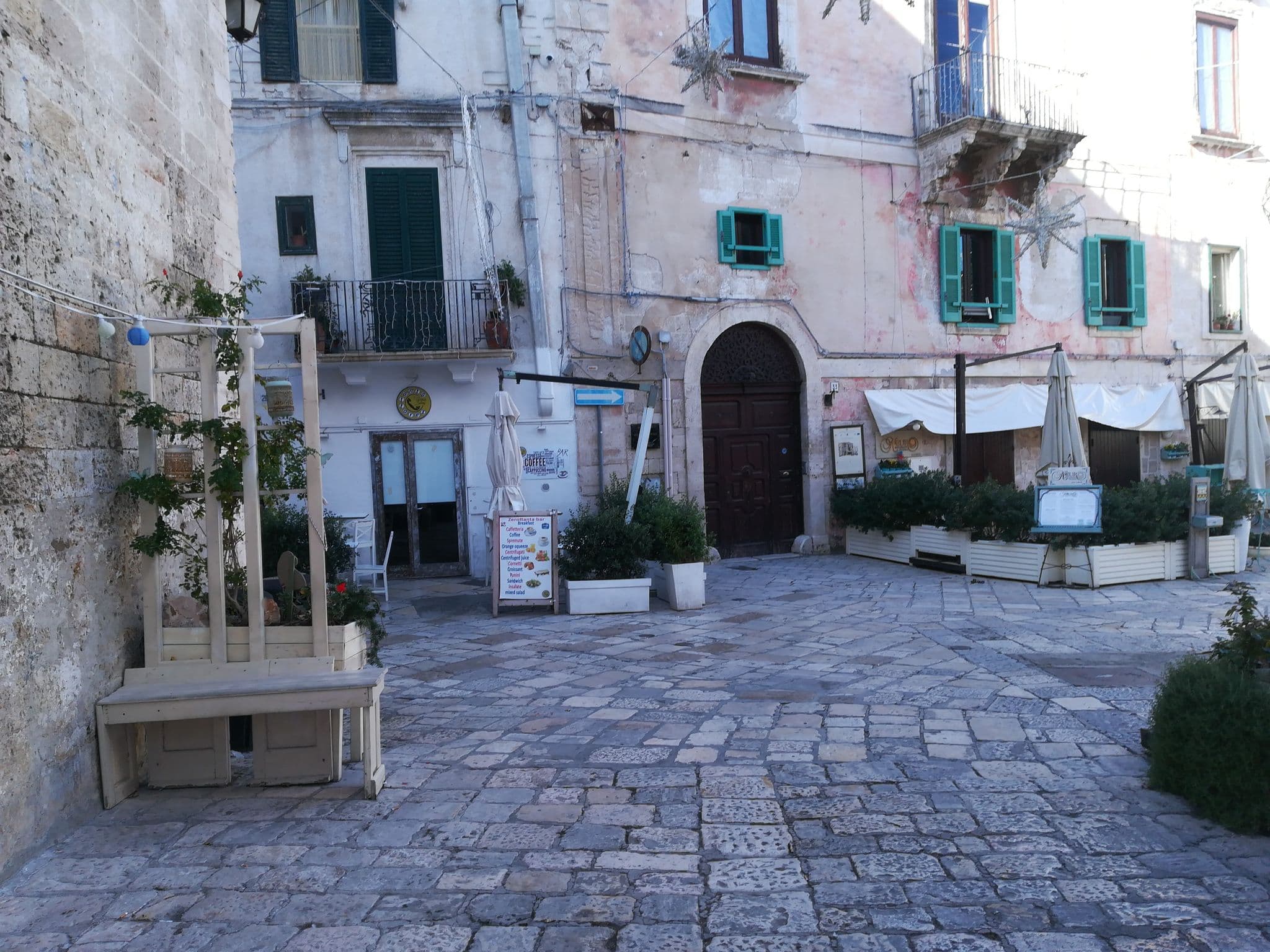 Street view near B&B Casetta del pescatore, Polignano a Mare — © jeawrong (CC BY-SA · Mapillary)