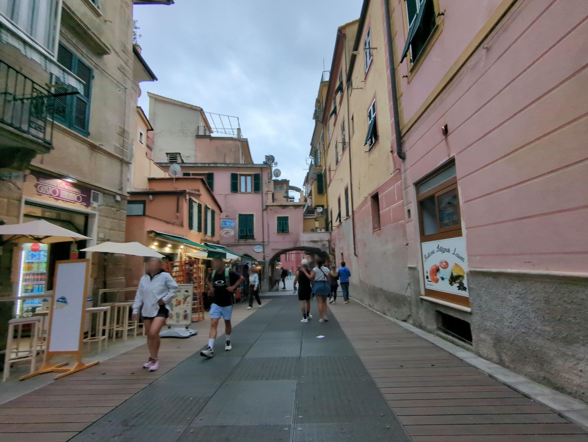 Street view near Da Vice, Monterosso al Mare — © ente (CC BY-SA · Mapillary)