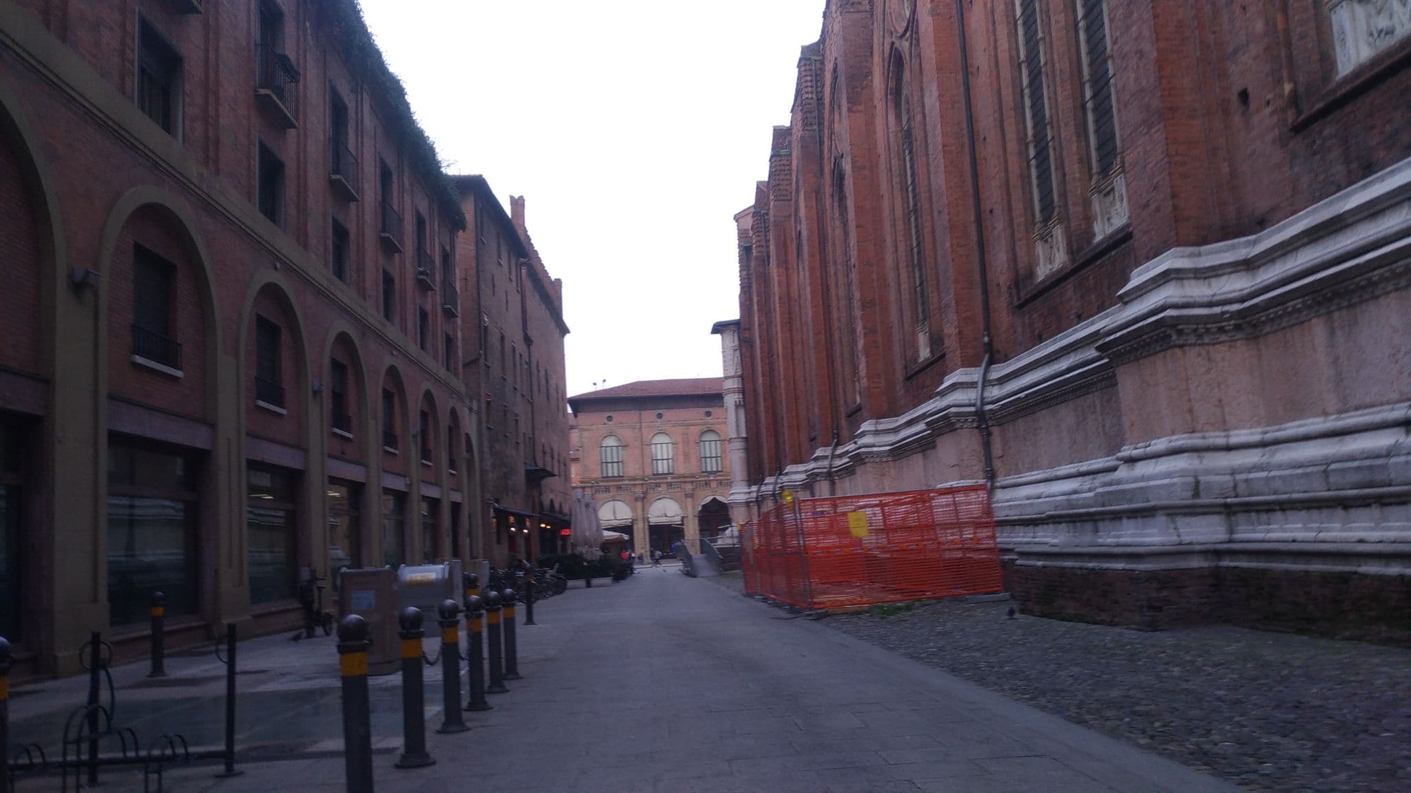 Street view near Art Hotel Commercianti, Bologna