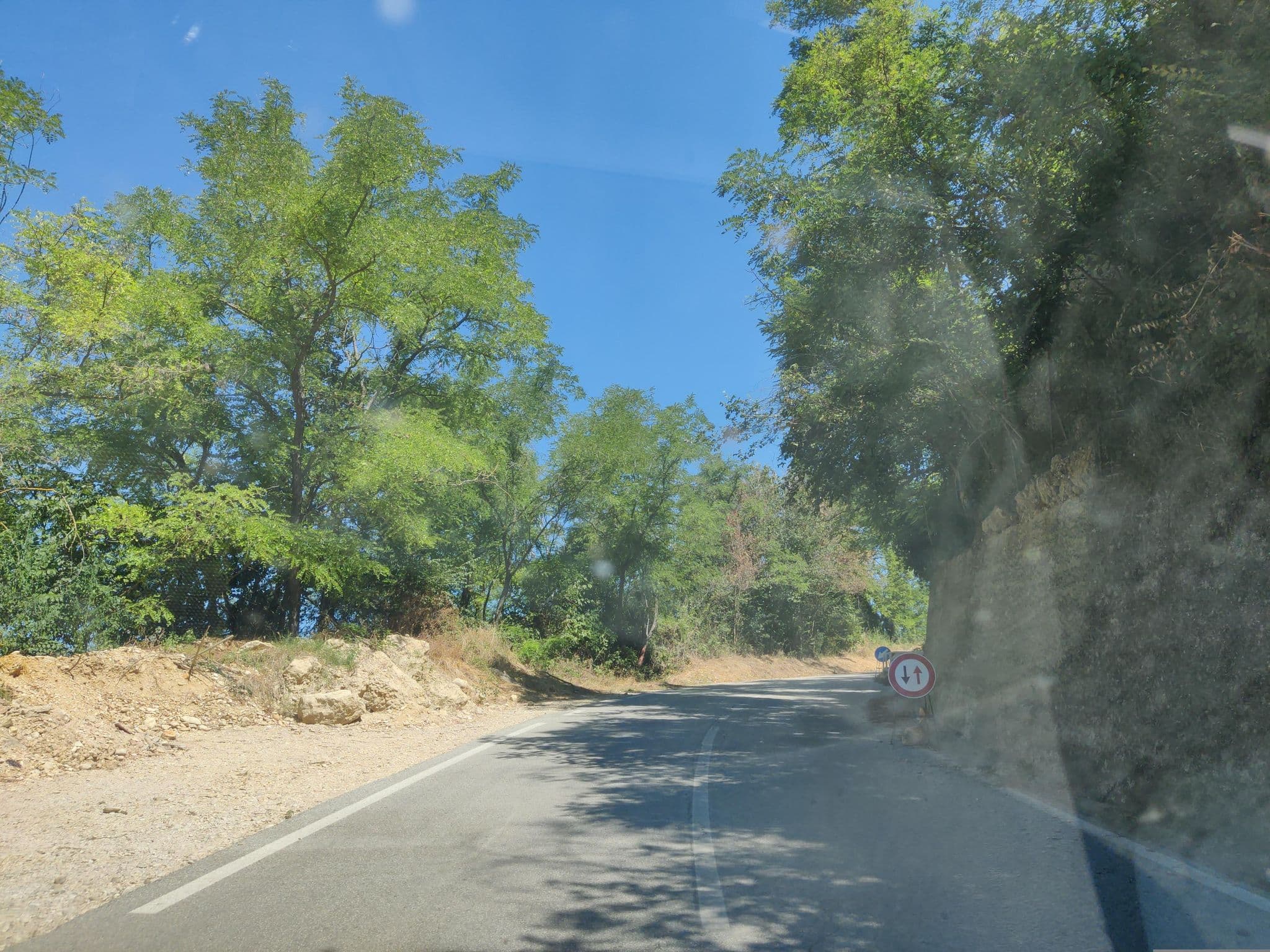 Street view near La Casa nel Bosco, Ripatransone — © evvemoscia (CC BY-SA · Mapillary)