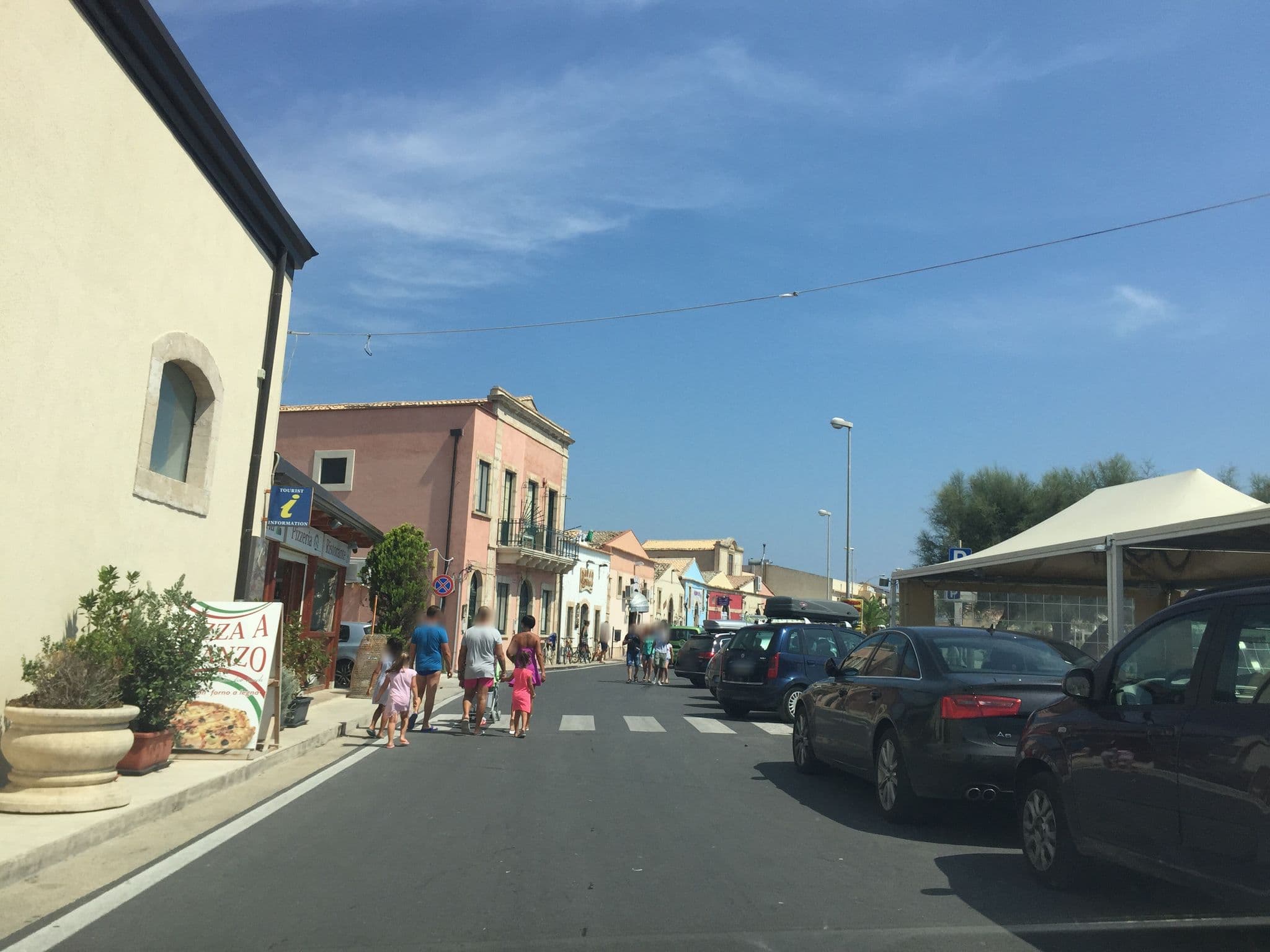 Street view near Le Saline Rooms, Pachino — © nisselson (CC BY-SA · Mapillary)