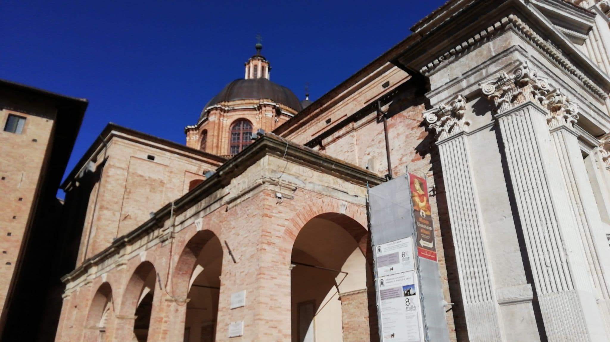 Street view near Il Cortegiano, Urbino — © andrea_riprogeo (CC BY-SA · Mapillary)