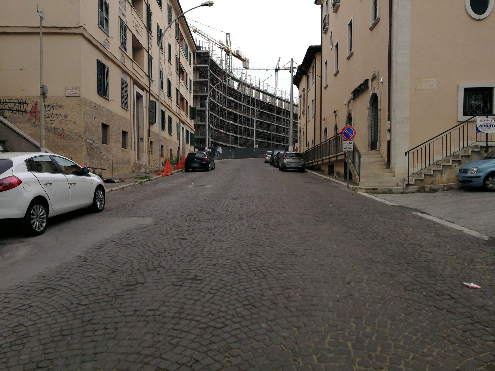 Street view near B&B Il Chiassetto, L'Aquila — © saraveg (CC BY-SA · Mapillary)