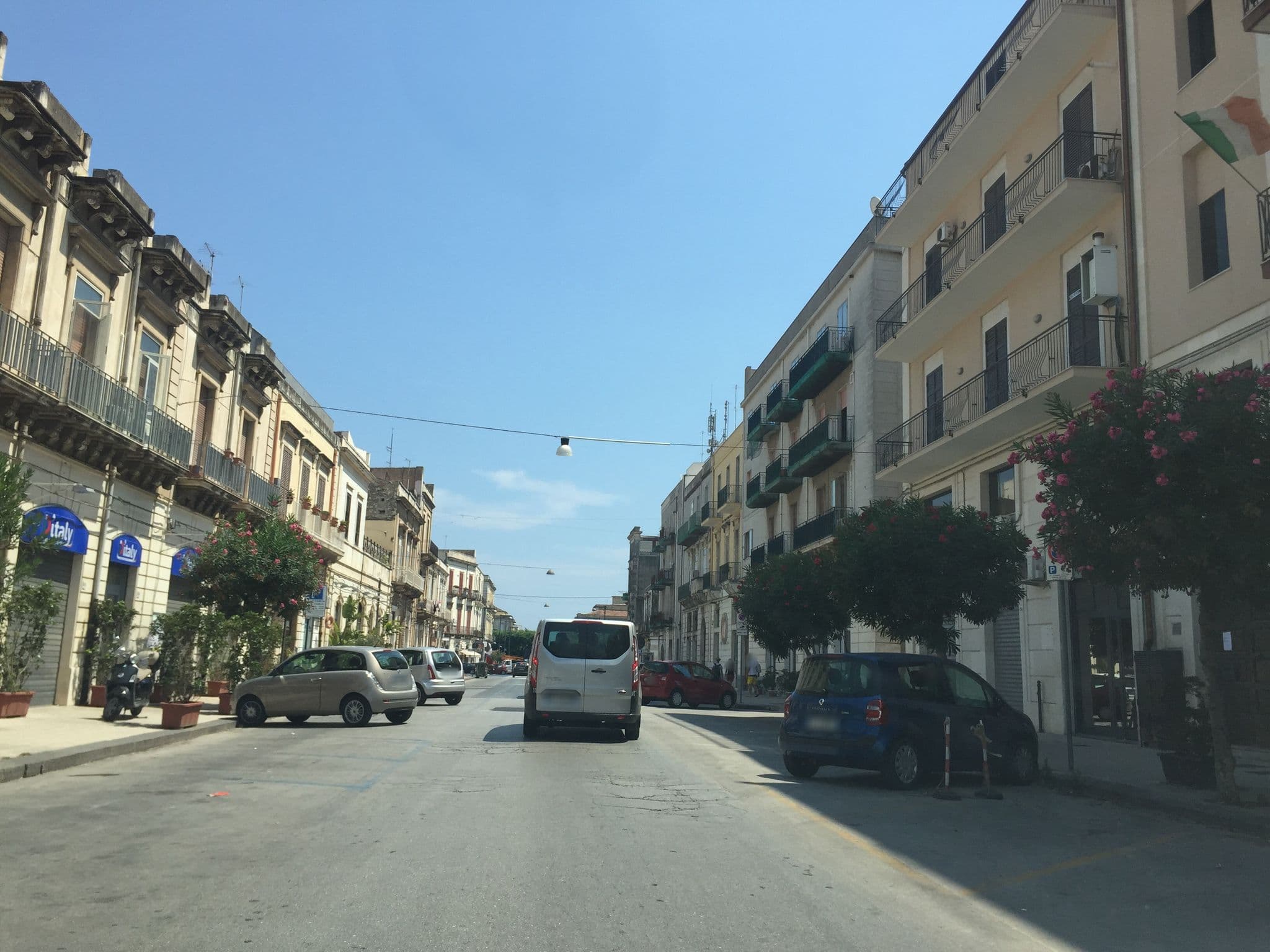 Street view near Archinuè, Siracusa — © nisselson (CC BY-SA · Mapillary)