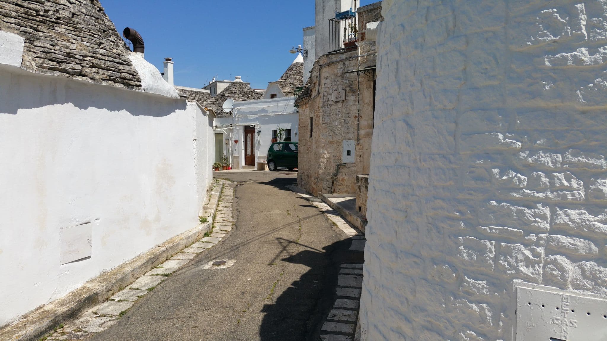 Street view near Dimore Sovrane, Alberobello — © shlublu (CC BY-SA · Mapillary)