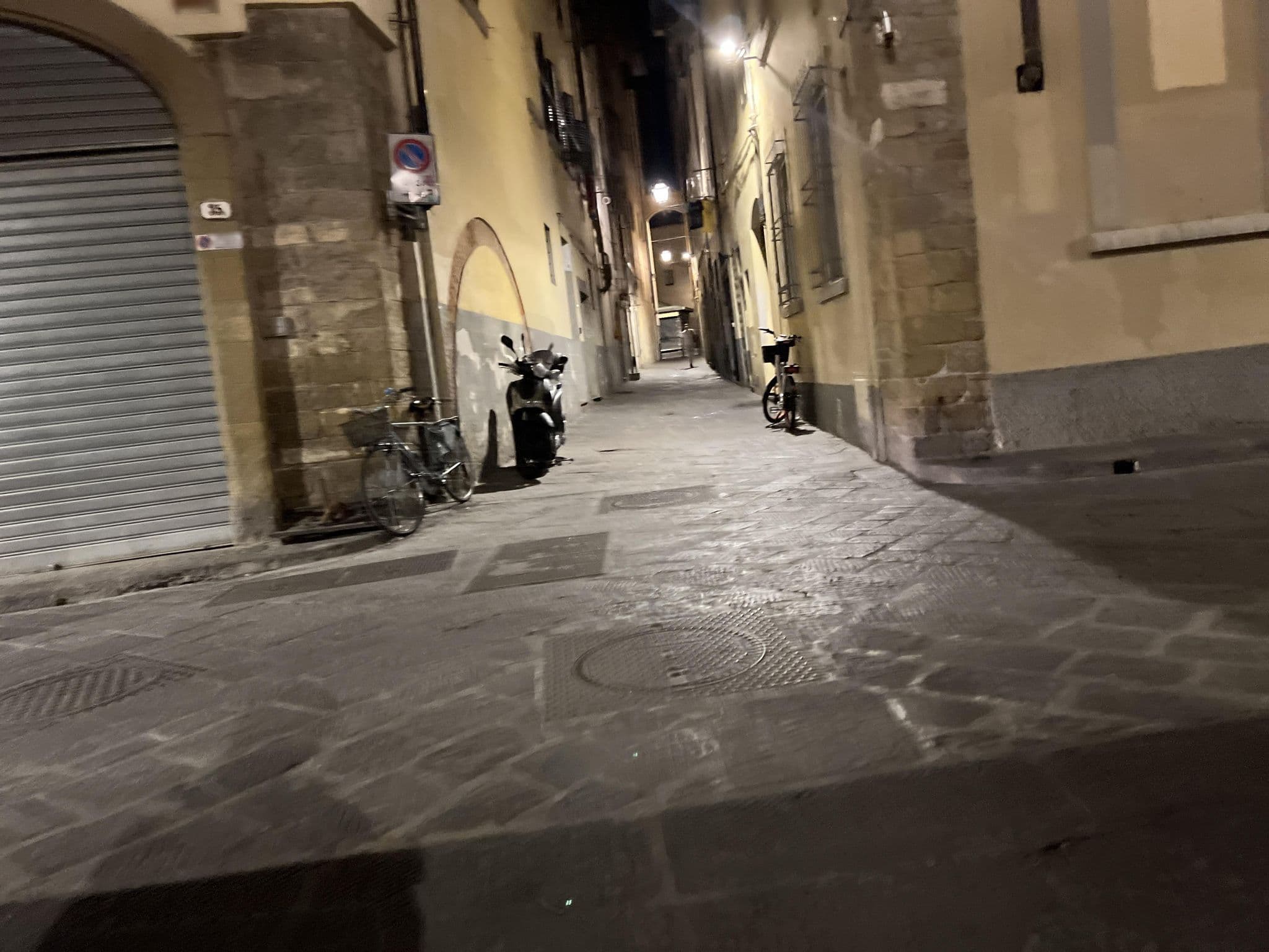 Street view near piccola piazza, Florence