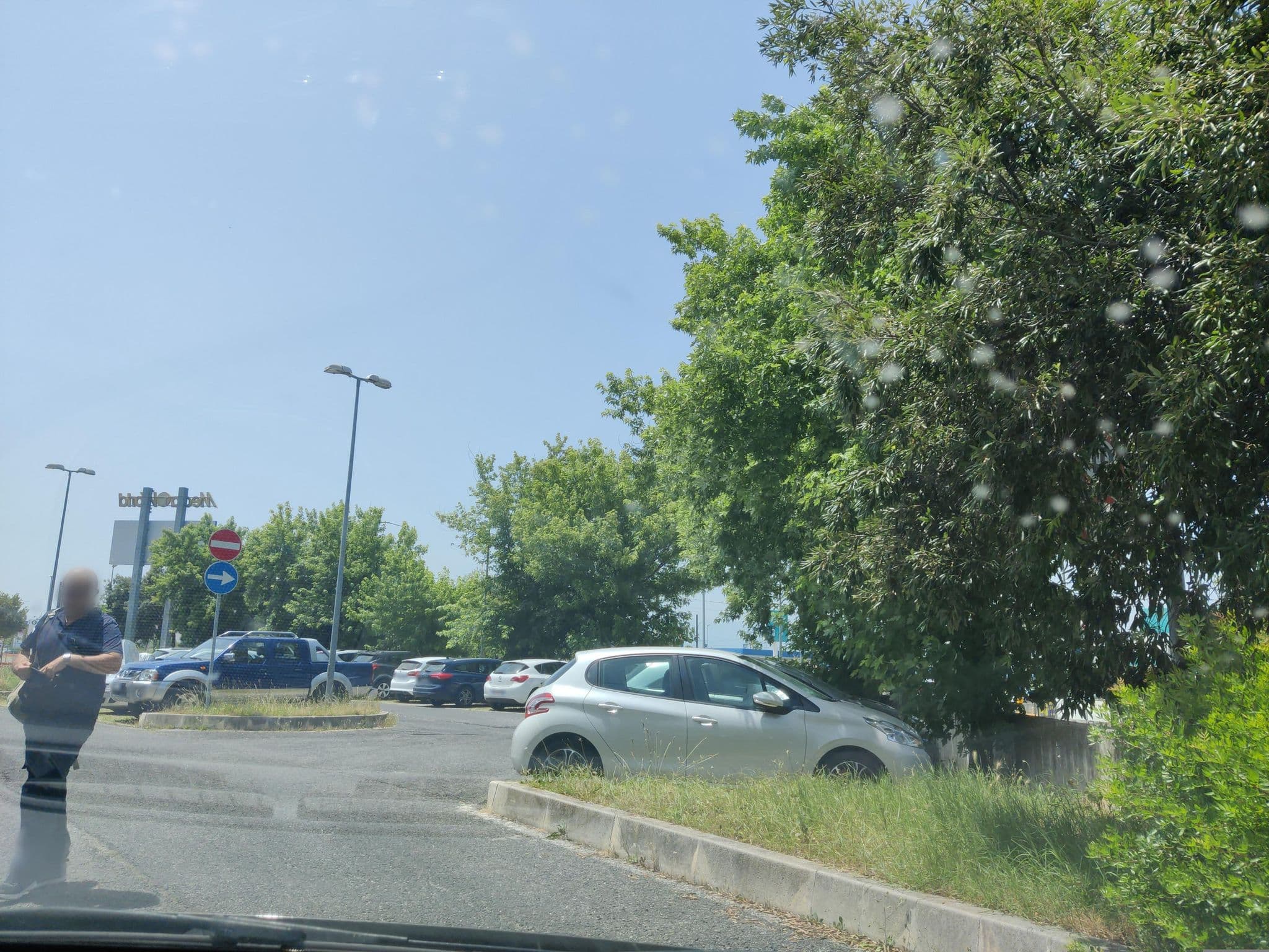 Street view near Al volo, Sambuceto — © evvemoscia (CC BY-SA · Mapillary)