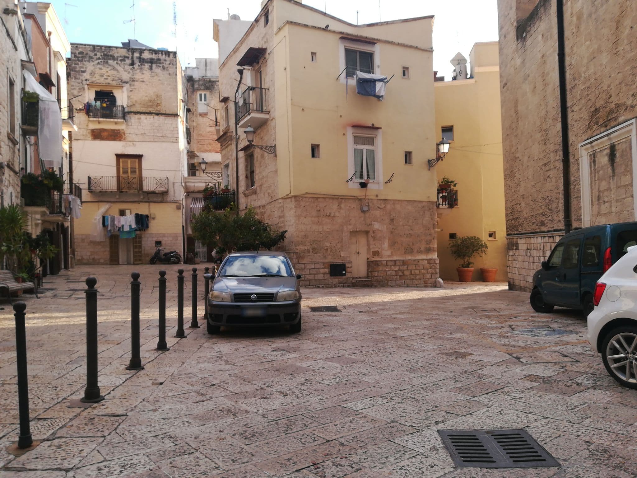 Street view near Torre Tresca 1, Bari