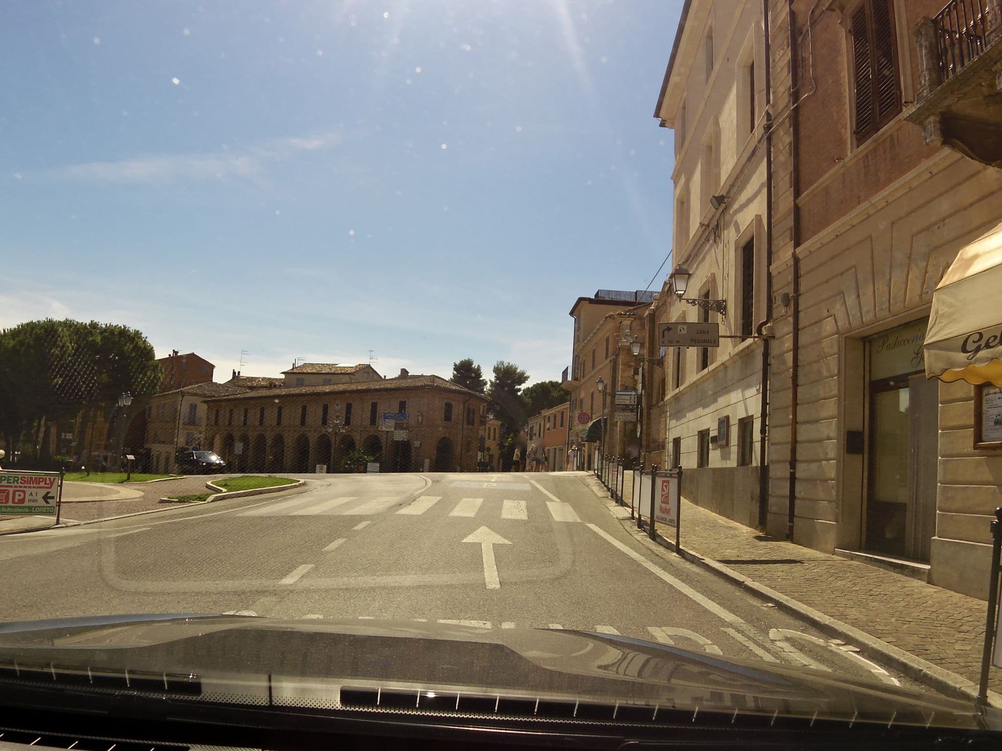 Street view near Giardinetto, Loreto — © czmrtn (CC BY-SA · Mapillary)