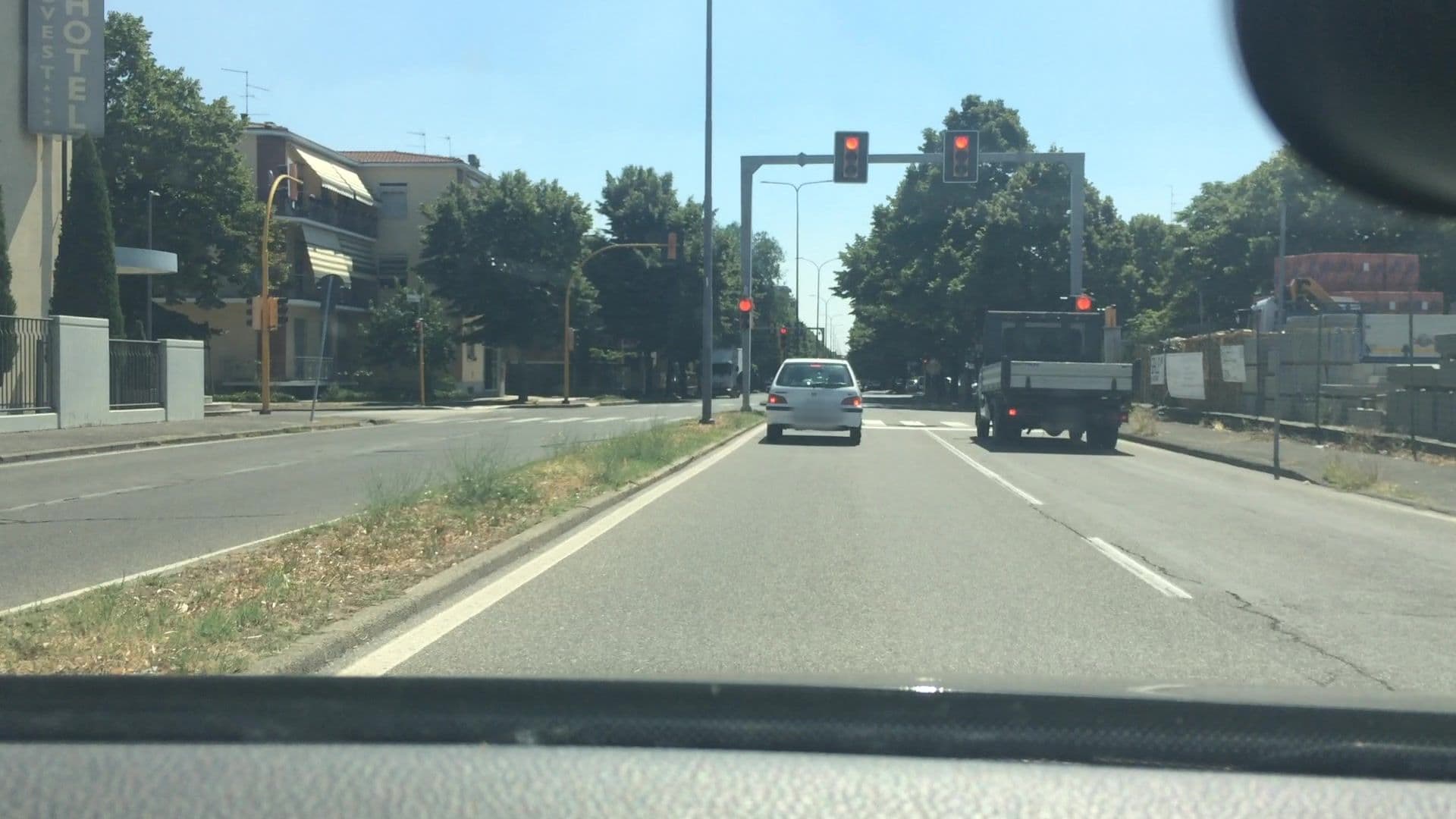 Street view near Hotel Ovest, Piacenza — © lvl5 (CC BY-SA · Mapillary)