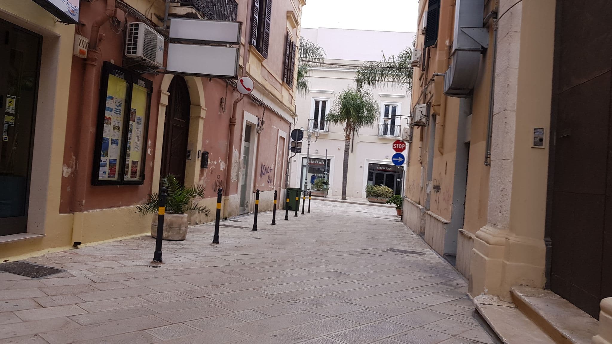 Street view near Bed & Breakfast Benvenuti al Sud, Brindisi — © ale_zena_it (CC BY-SA · Mapillary)