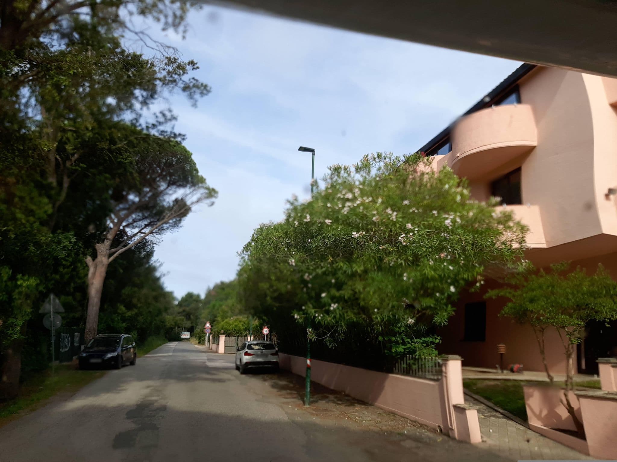 Street view near Hotel Roccamare, Castiglione della Pescaia — © Brown69 (CC BY-SA · Mapillary)