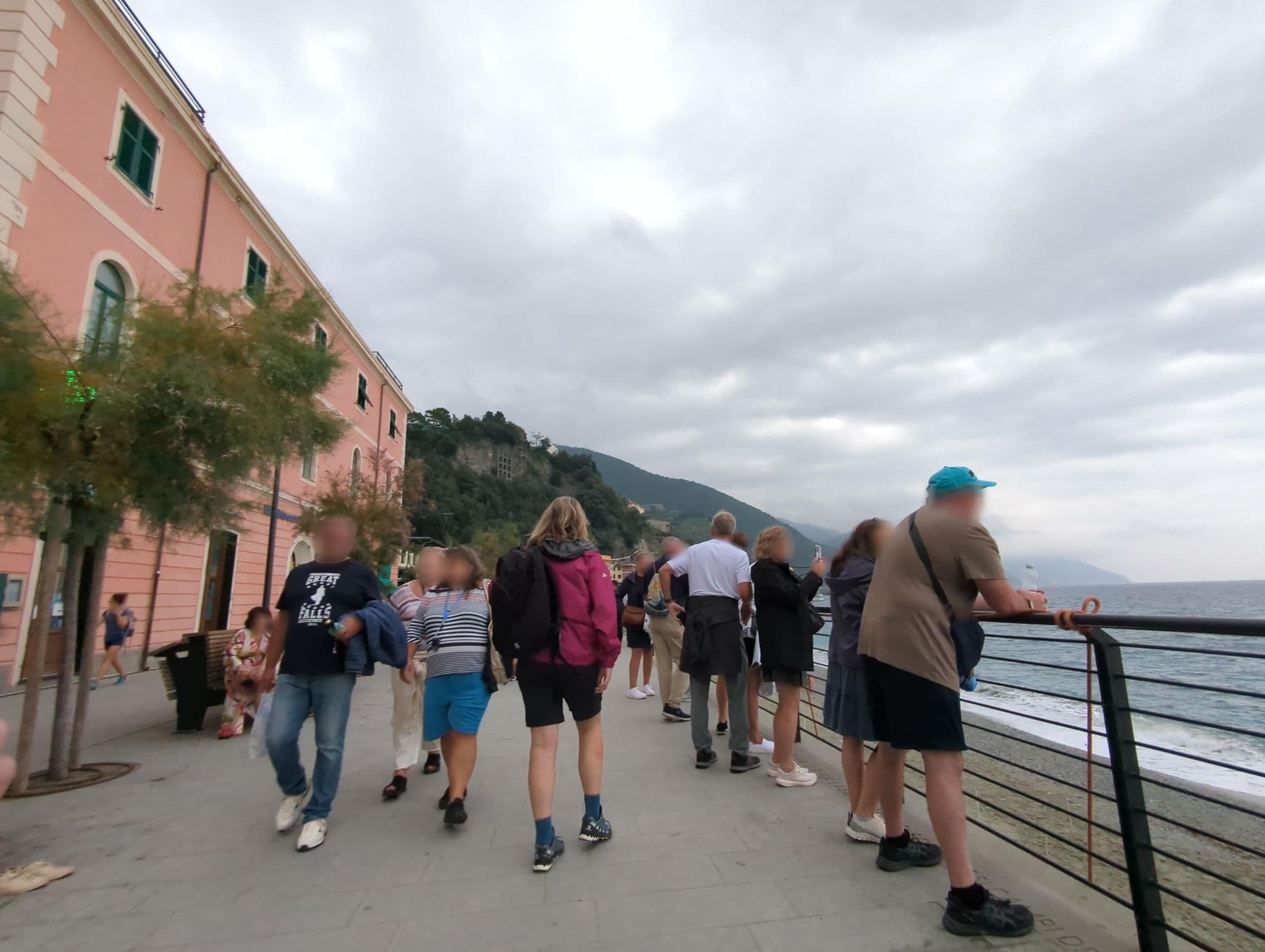 Street view near Dall alba al tramonto, Monterosso al Mare — © ente (CC BY-SA · Mapillary)