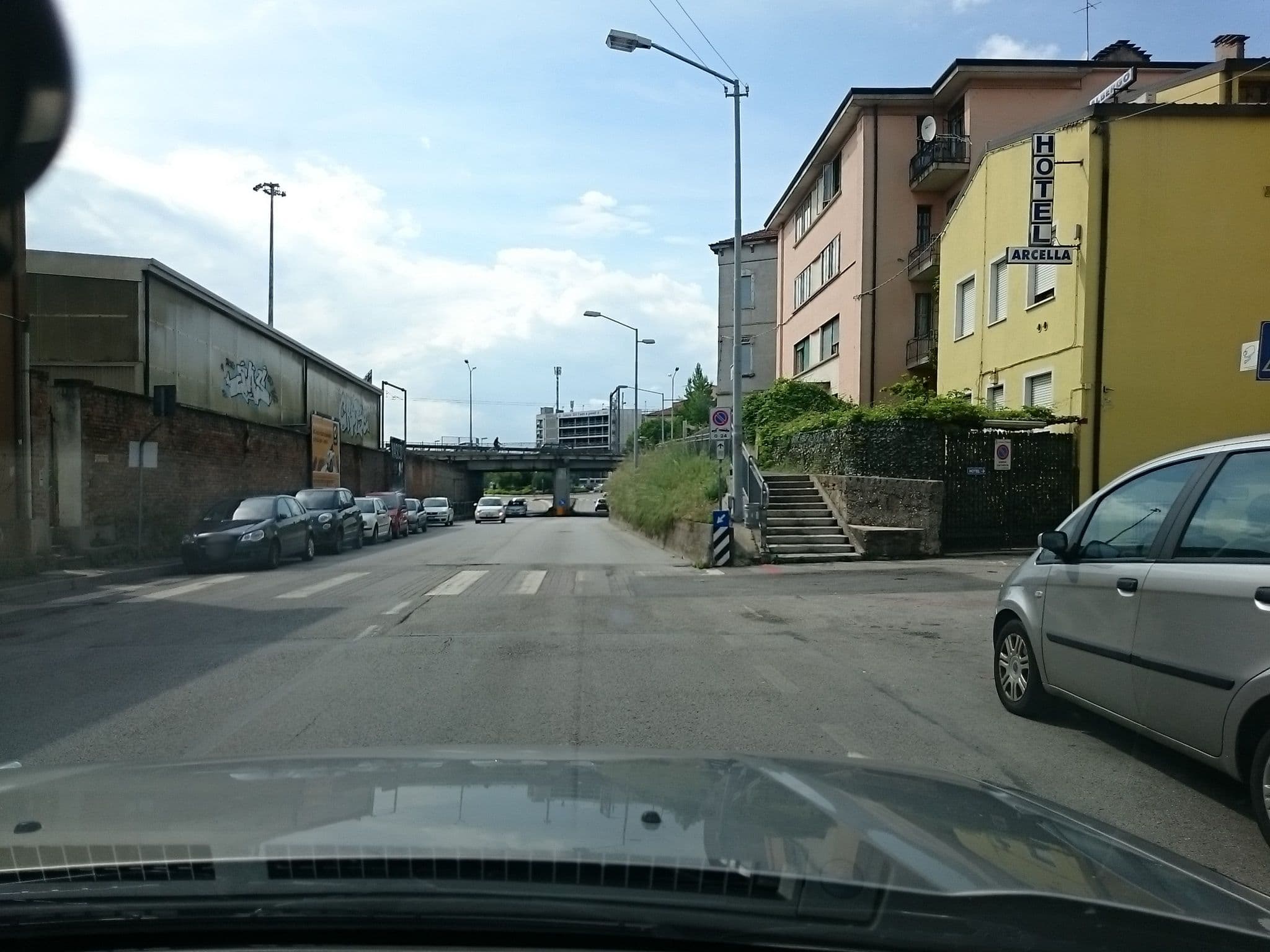 Street view near Hotel Arcella, Arcella — © voschix (CC BY-SA · Mapillary)