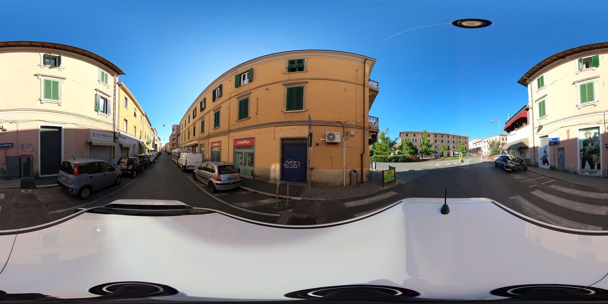 Street view near Hotel Moderno, Piombino — © momix (CC BY-SA · Mapillary)