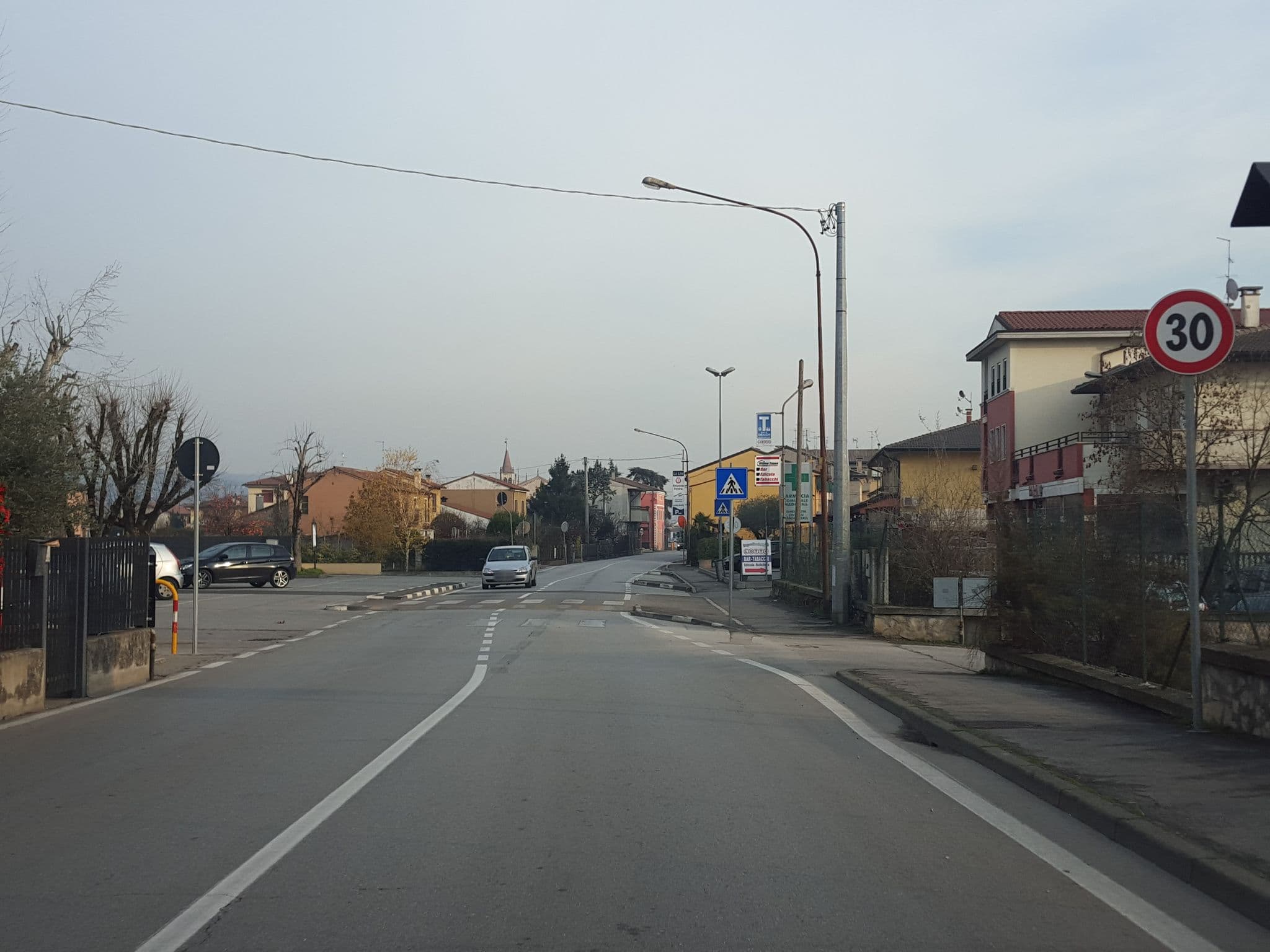 Street view near Agriturismo al Casale, Lonigo — © lucamenini (CC BY-SA · Mapillary)