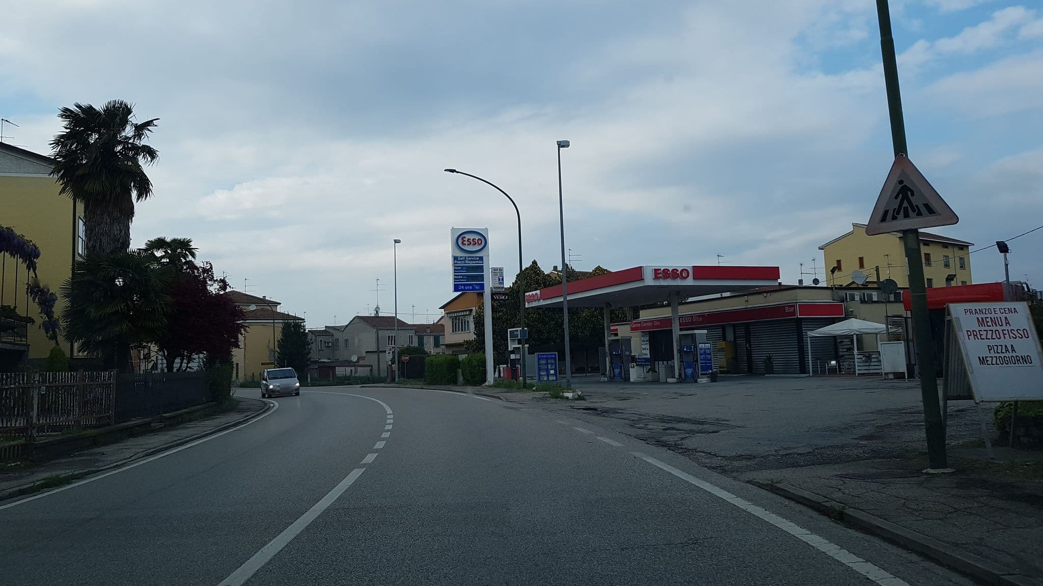Street view near Hotel Doria, Ostiglia — © lucamenini (CC BY-SA · Mapillary)