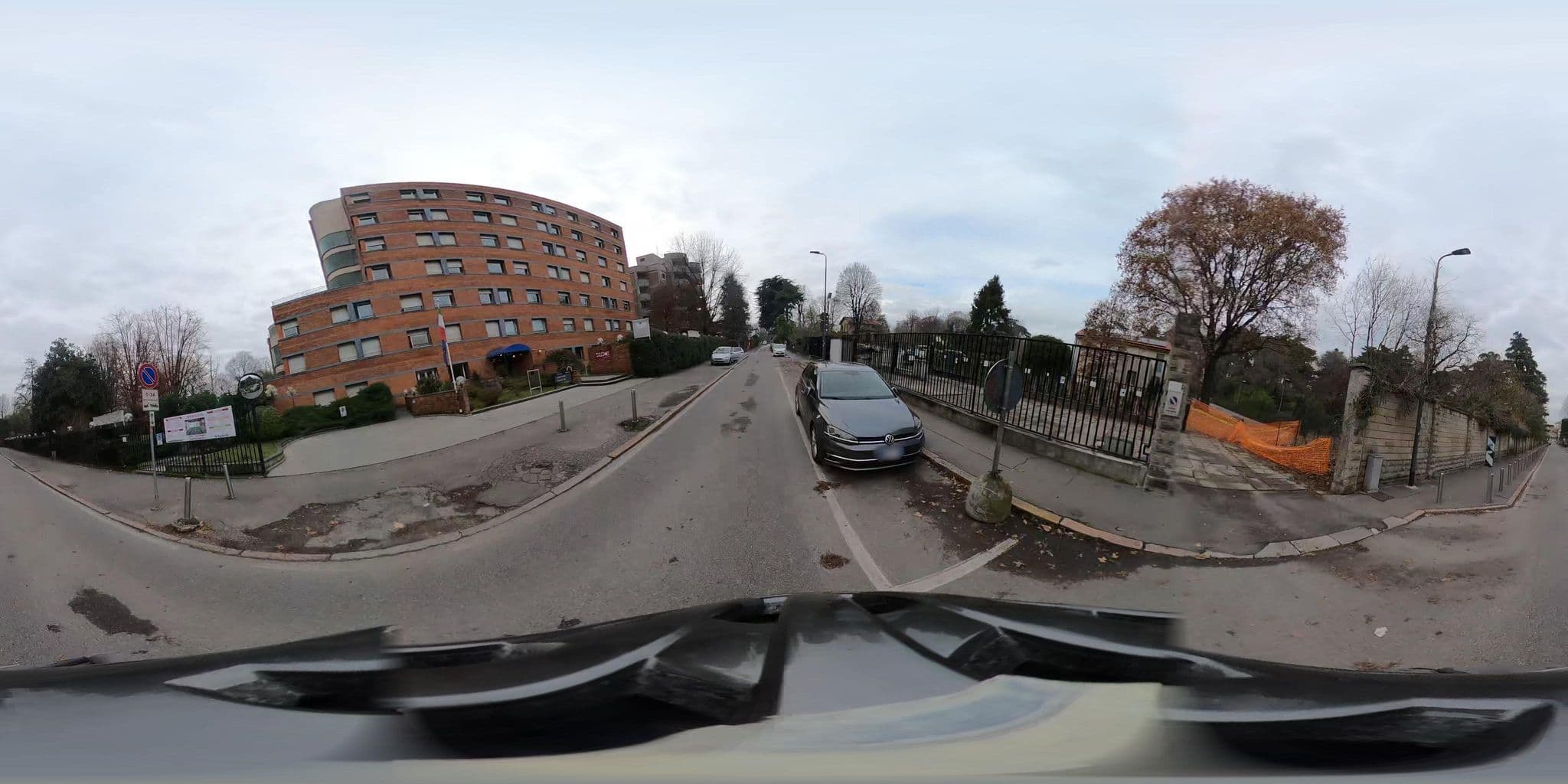 Street view near Siloe, Bresso — © jacopofar (CC BY-SA · Mapillary)