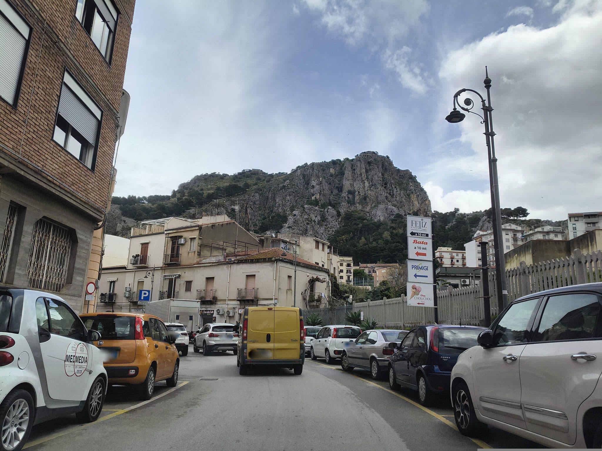 Street view near B&B del Giglio, Cefalù — © kk4269302 (CC BY-SA · Mapillary)