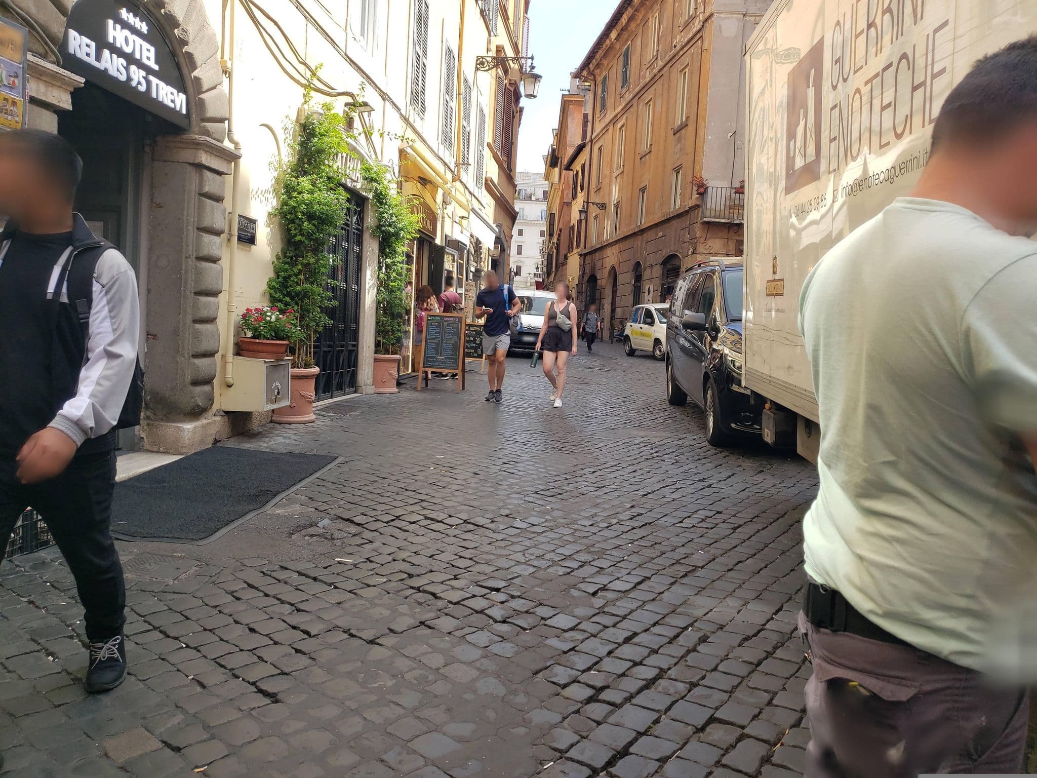 Street view near Relais Trevi 95 Boutique Hotel, Pigna — © mapfool (CC BY-SA · Mapillary)