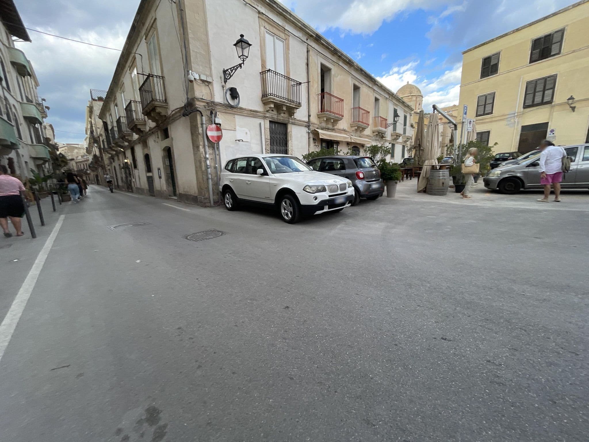 Street view near Italiana Resort Maniace, Siracusa