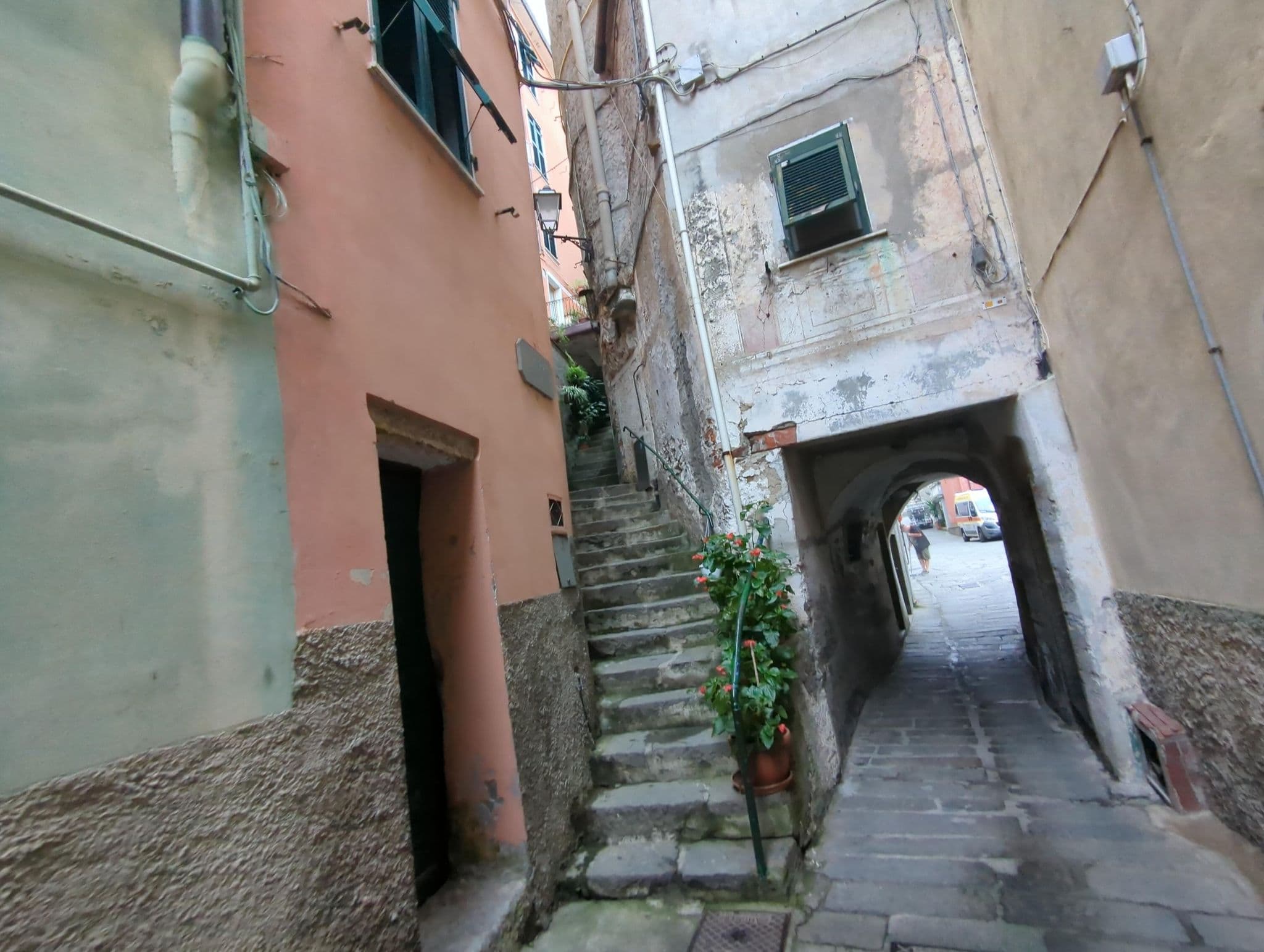 Street view near Locanda dalla Compagnia, Riomaggiore — © ente (CC BY-SA · Mapillary)