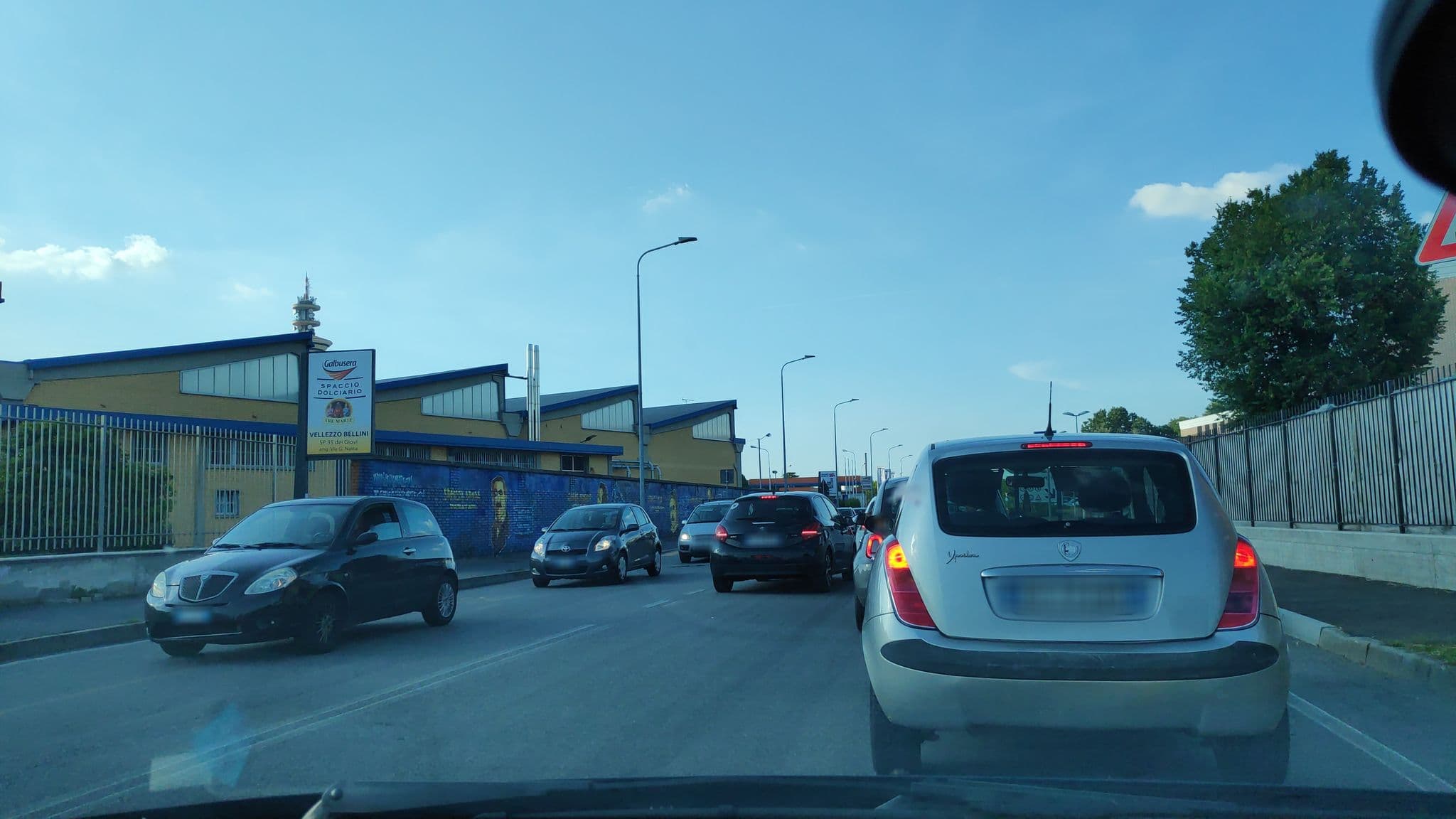 Street view near Corte Milano, Rozzano — © marcuscalabresus (CC BY-SA · Mapillary)