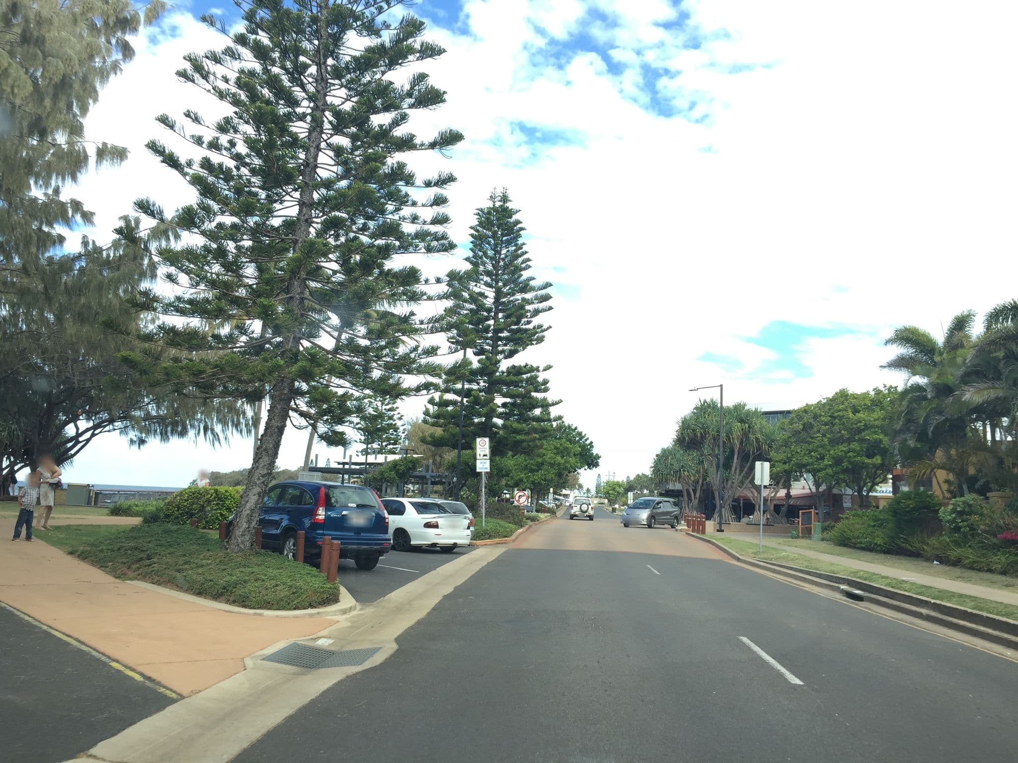 Street view near Kacy's Bargara Beach Motel, Bargara — © vagrant42 (CC BY-SA · Mapillary)
