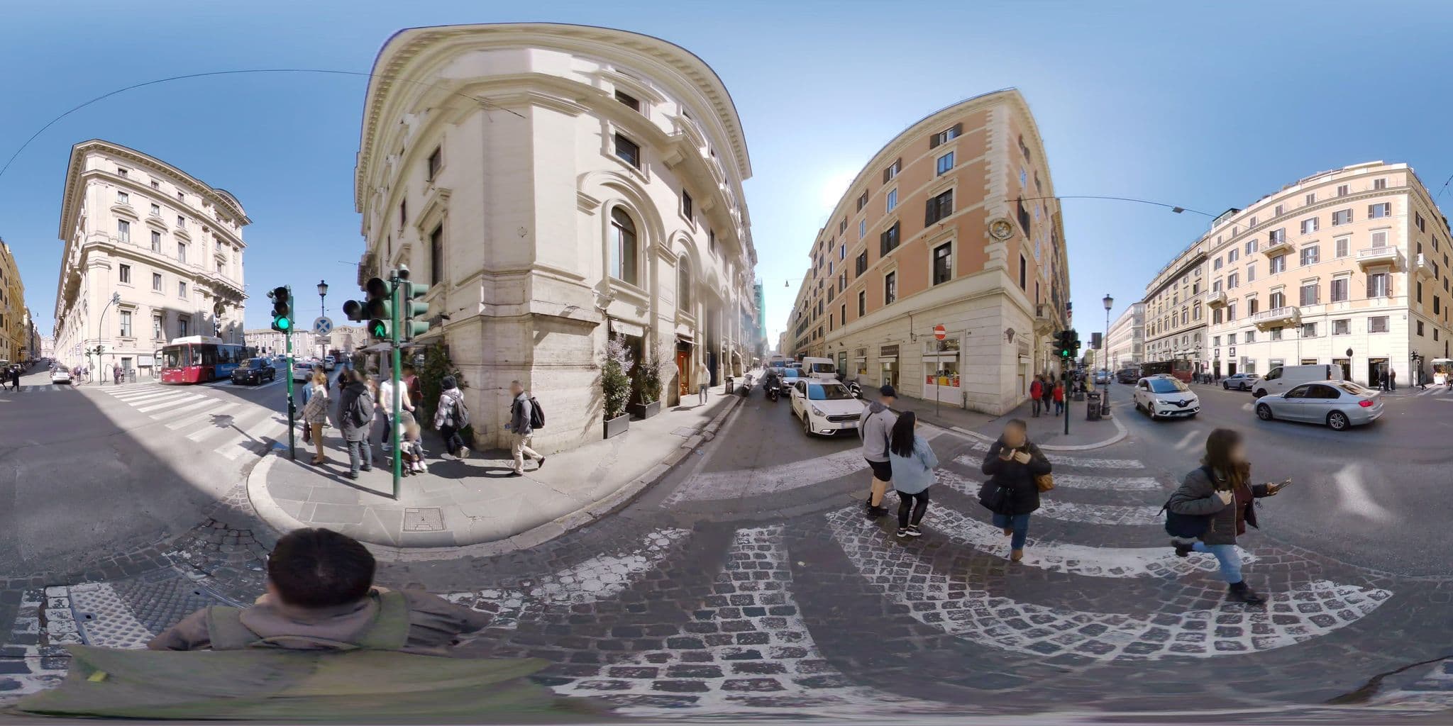 Street view near Dharma Luxury Hotel, Monti