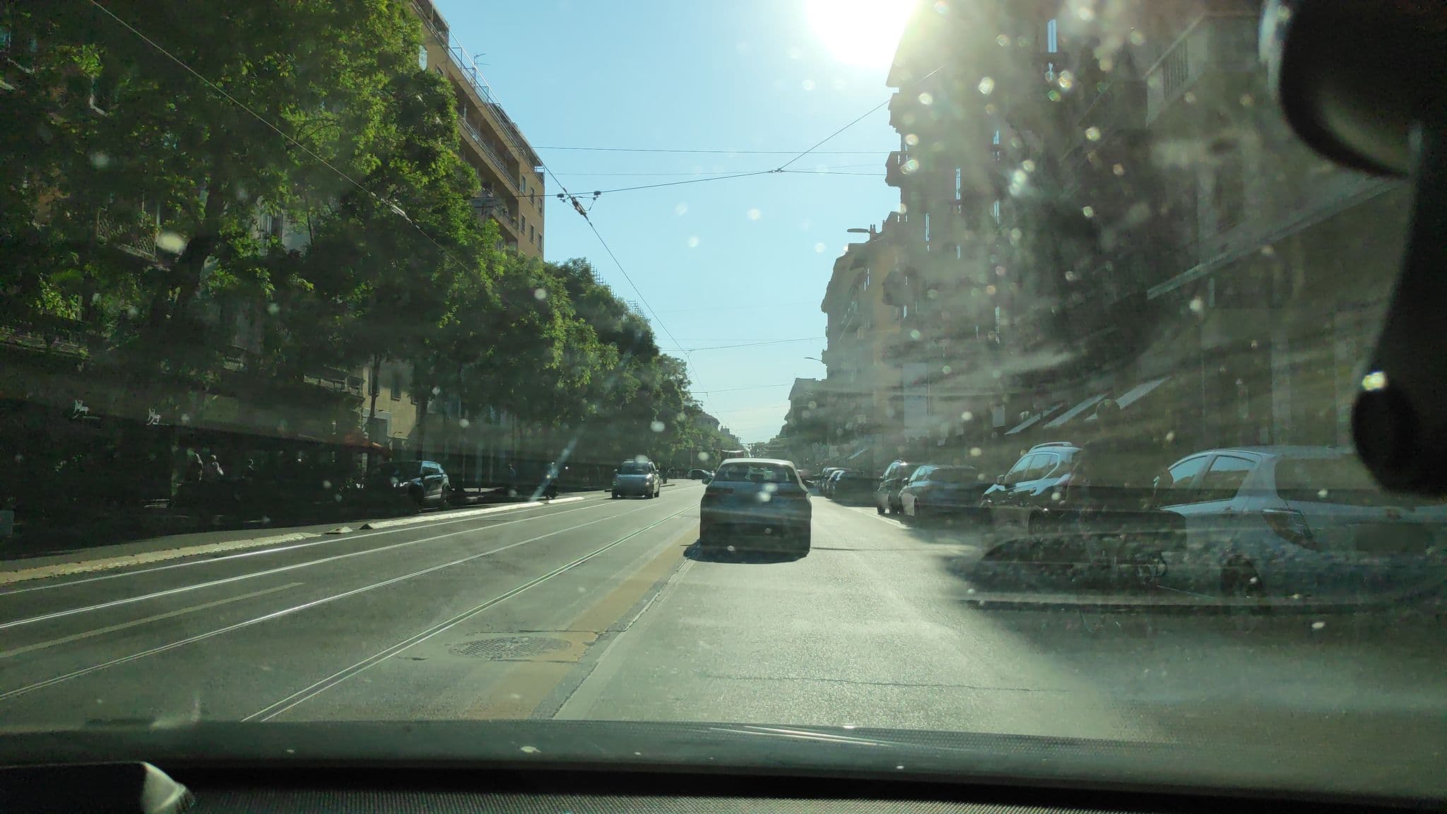 Street view near Hotel Midtown, Milan — © marcuscalabresus (CC BY-SA · Mapillary)