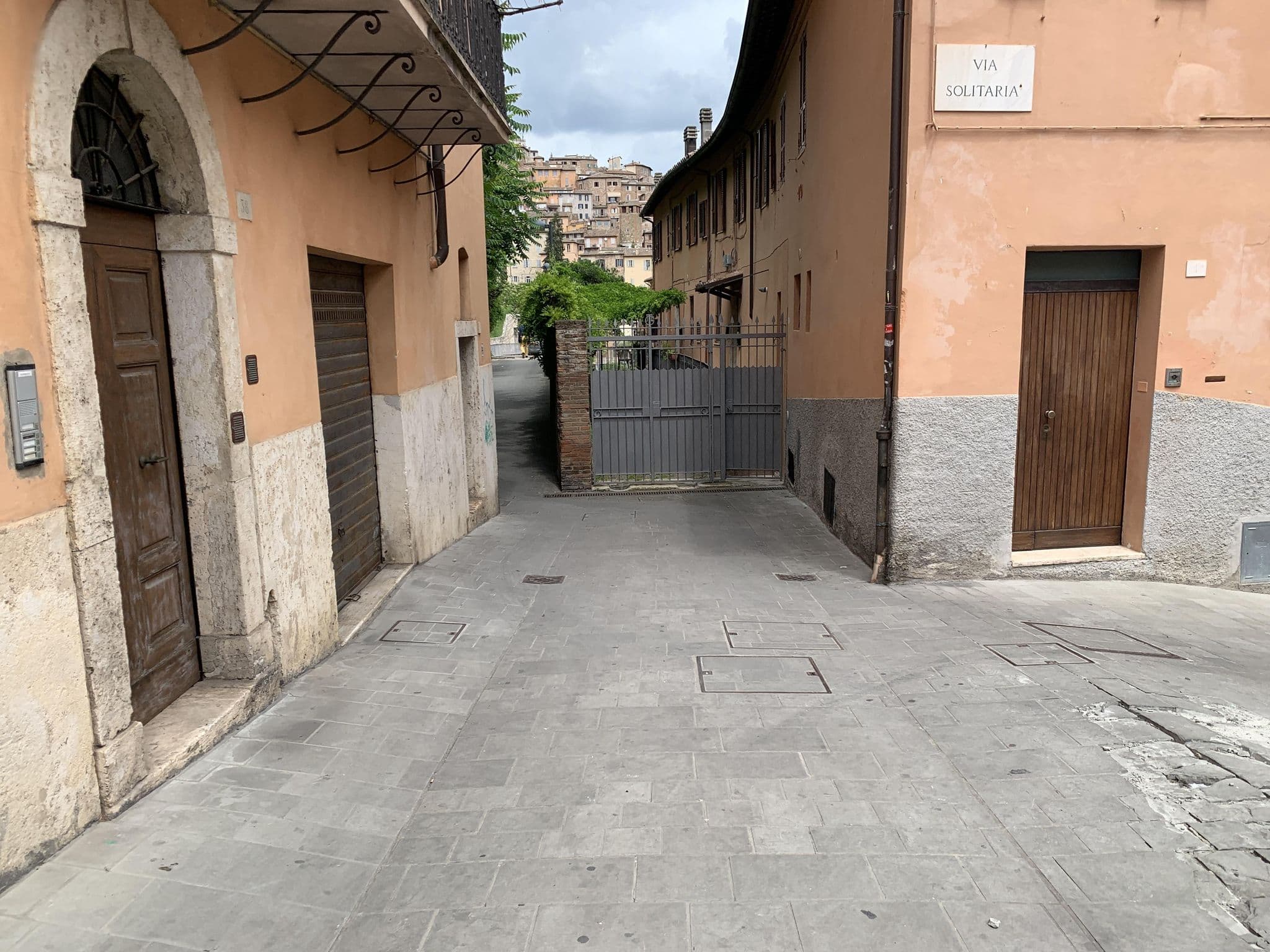 Street view near Al Giardino di Alice, Perugia — © robot8a (CC BY-SA · Mapillary)