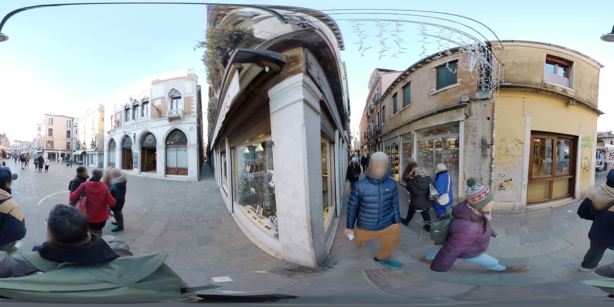 Street view near Chiara Canal View House, Venice