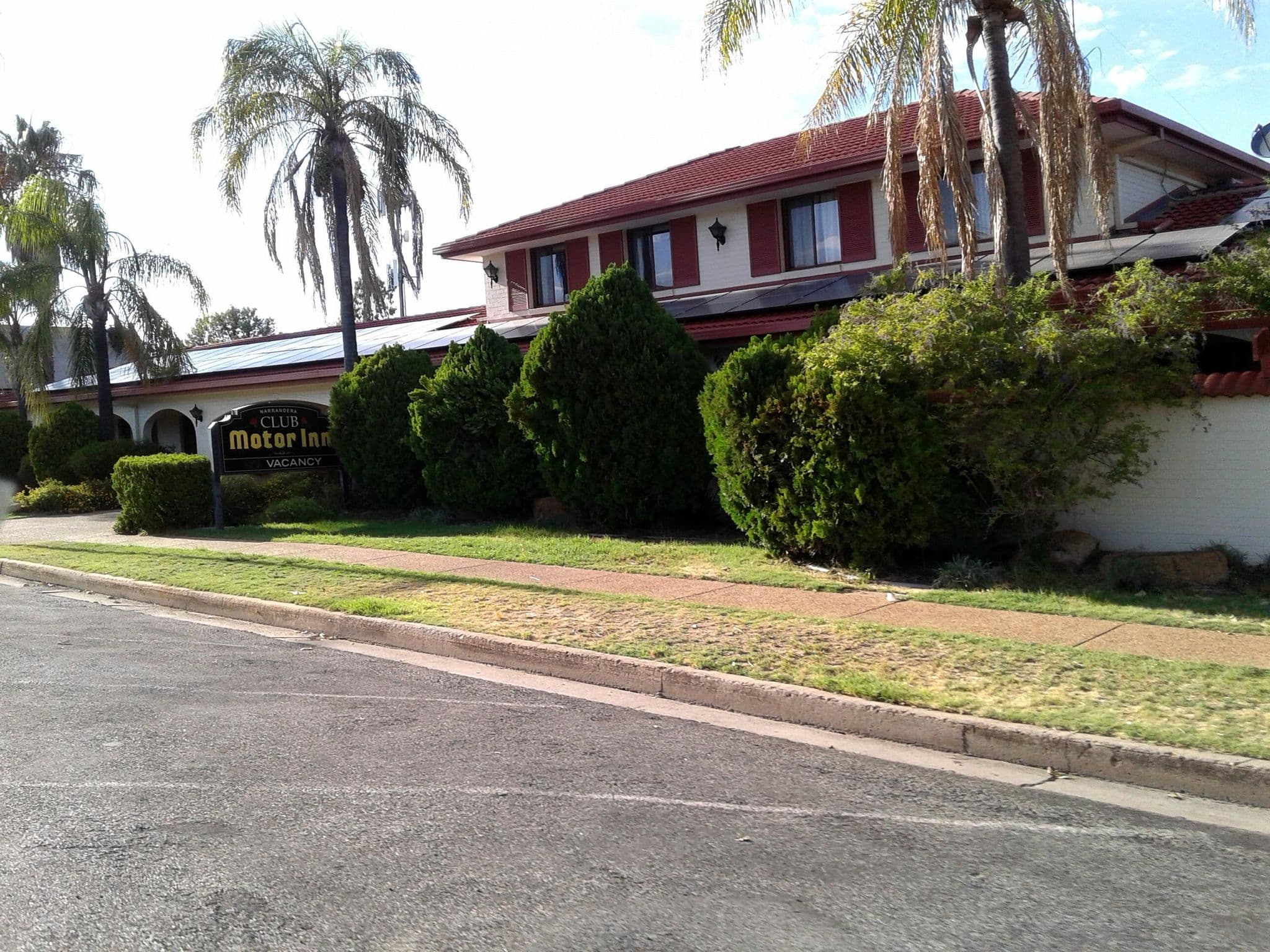 Street view near Narrandera Club Motor Inn, Narrandera — © bob3bob3 (CC BY-SA · Mapillary)
