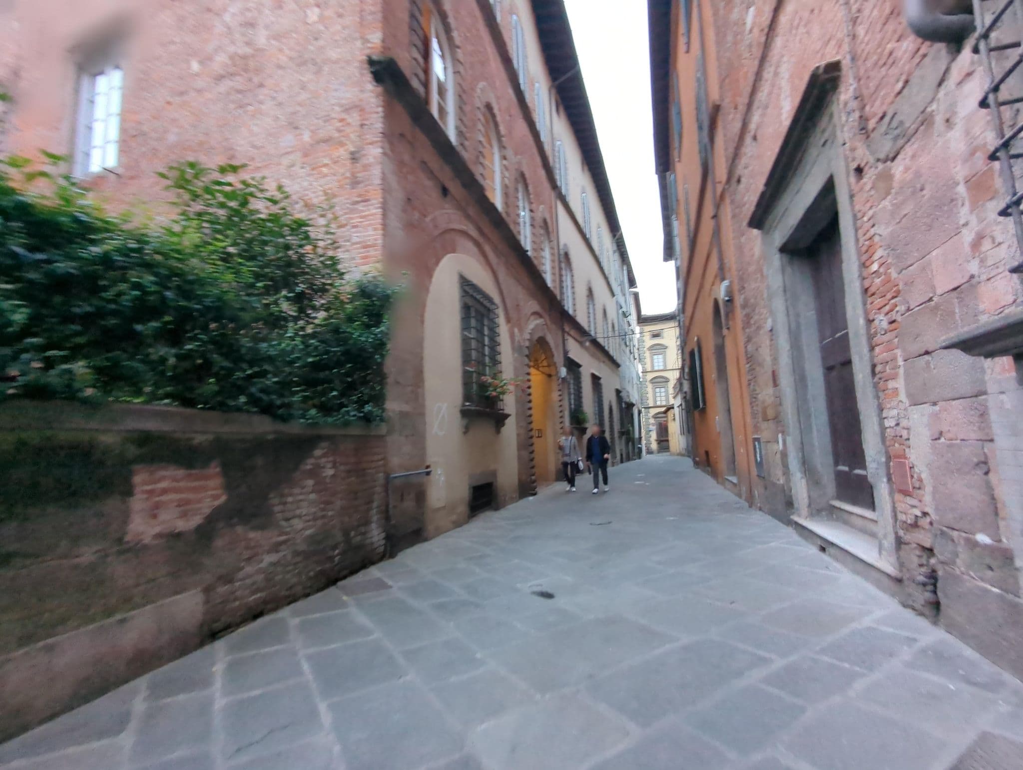 Street view near La Colonna, Lucca — © ente (CC BY-SA · Mapillary)