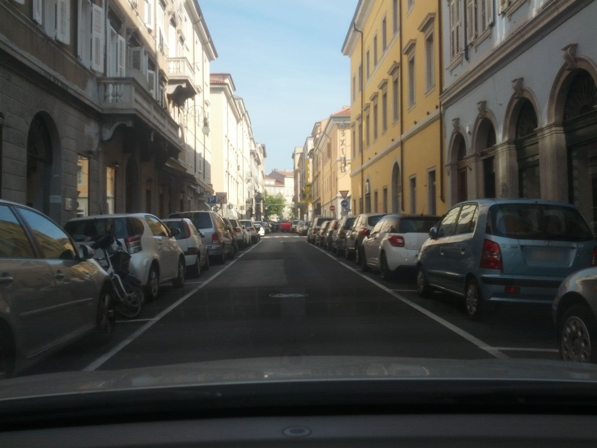 Street view near SmartRooms & Accommodation, Trieste — © lesko987 (CC BY-SA · Mapillary)