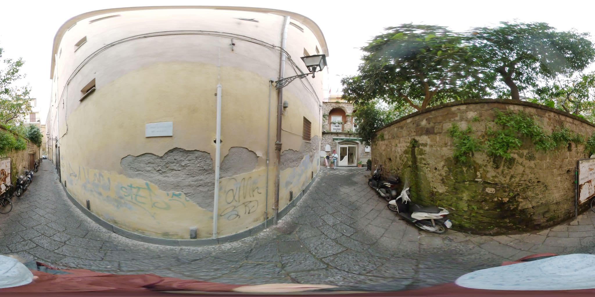 Street view near Astoria, Sorrento — © stefan-RolfsRom (CC BY-SA · Mapillary)